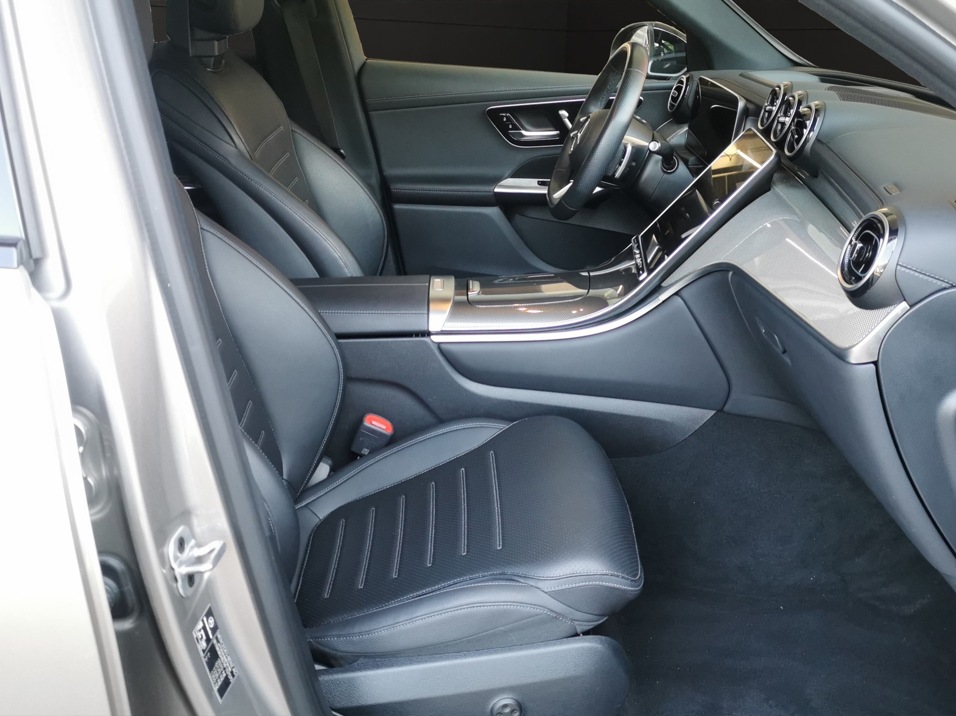 MERCEDES-BENZ GLC 300 d 4Matic AMG Line 9G-Tronic-image-15