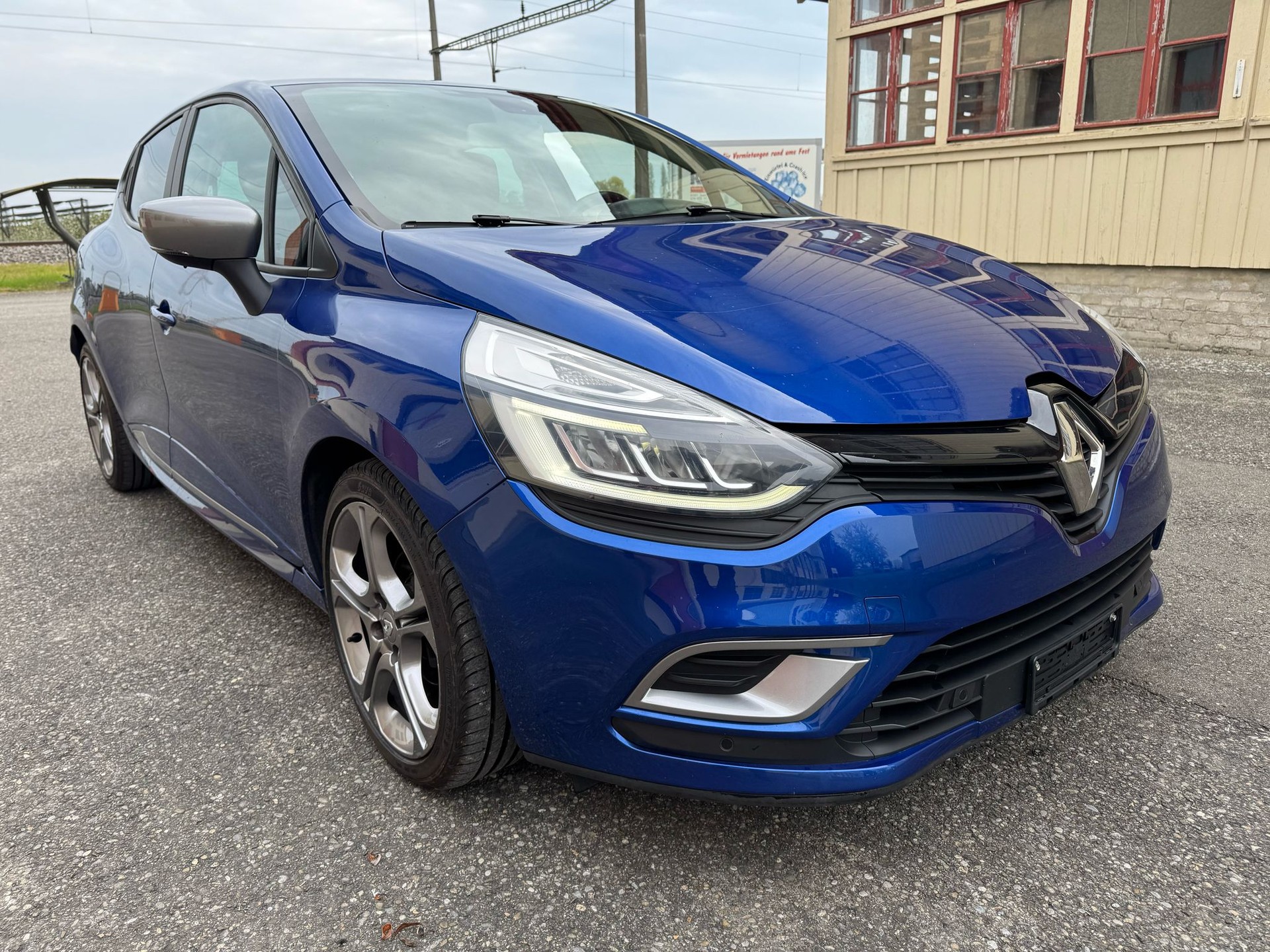 RENAULT Clio 1.2 16V T Limited EDC-image-0