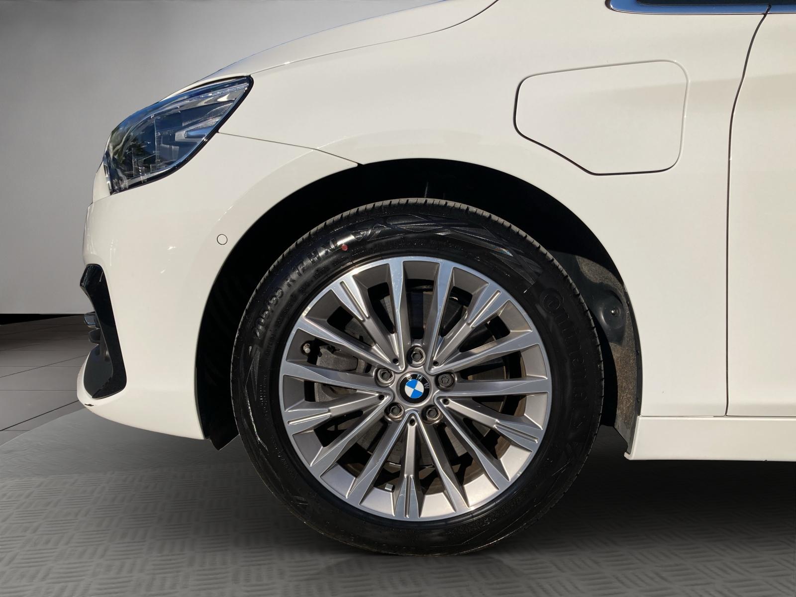 BMW 225xe Active Tourer-image-18