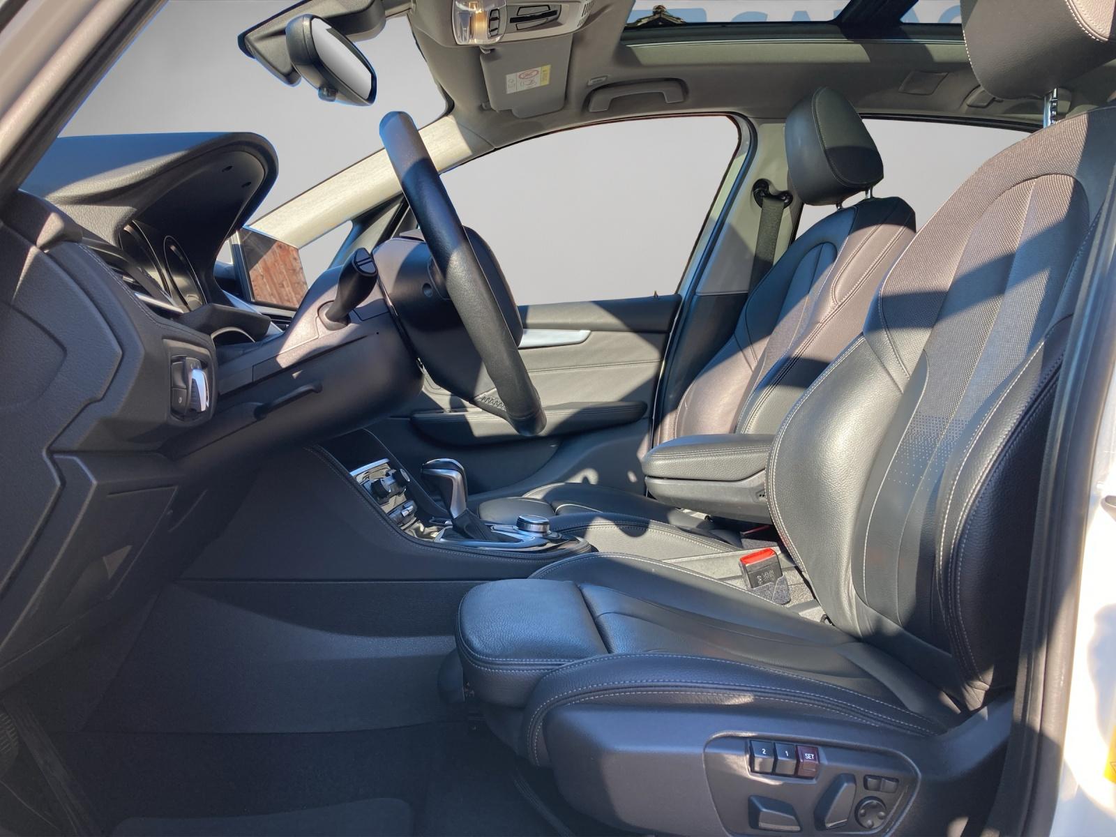 BMW 225xe Active Tourer-image-8
