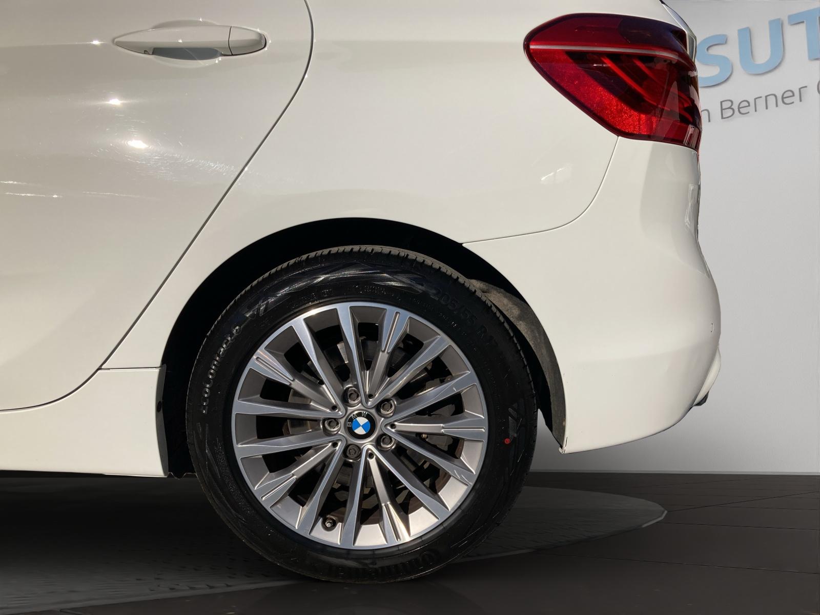 BMW 225xe Active Tourer-image-19