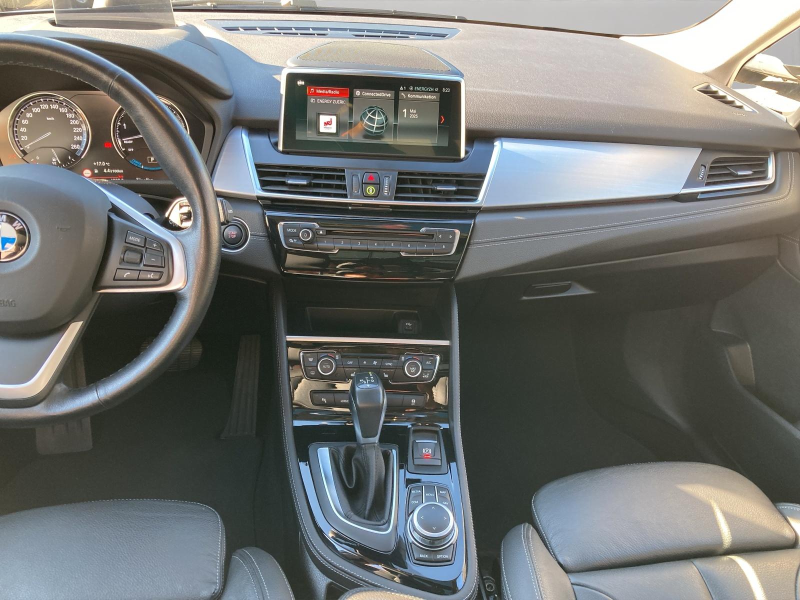 BMW 225xe Active Tourer-image-14