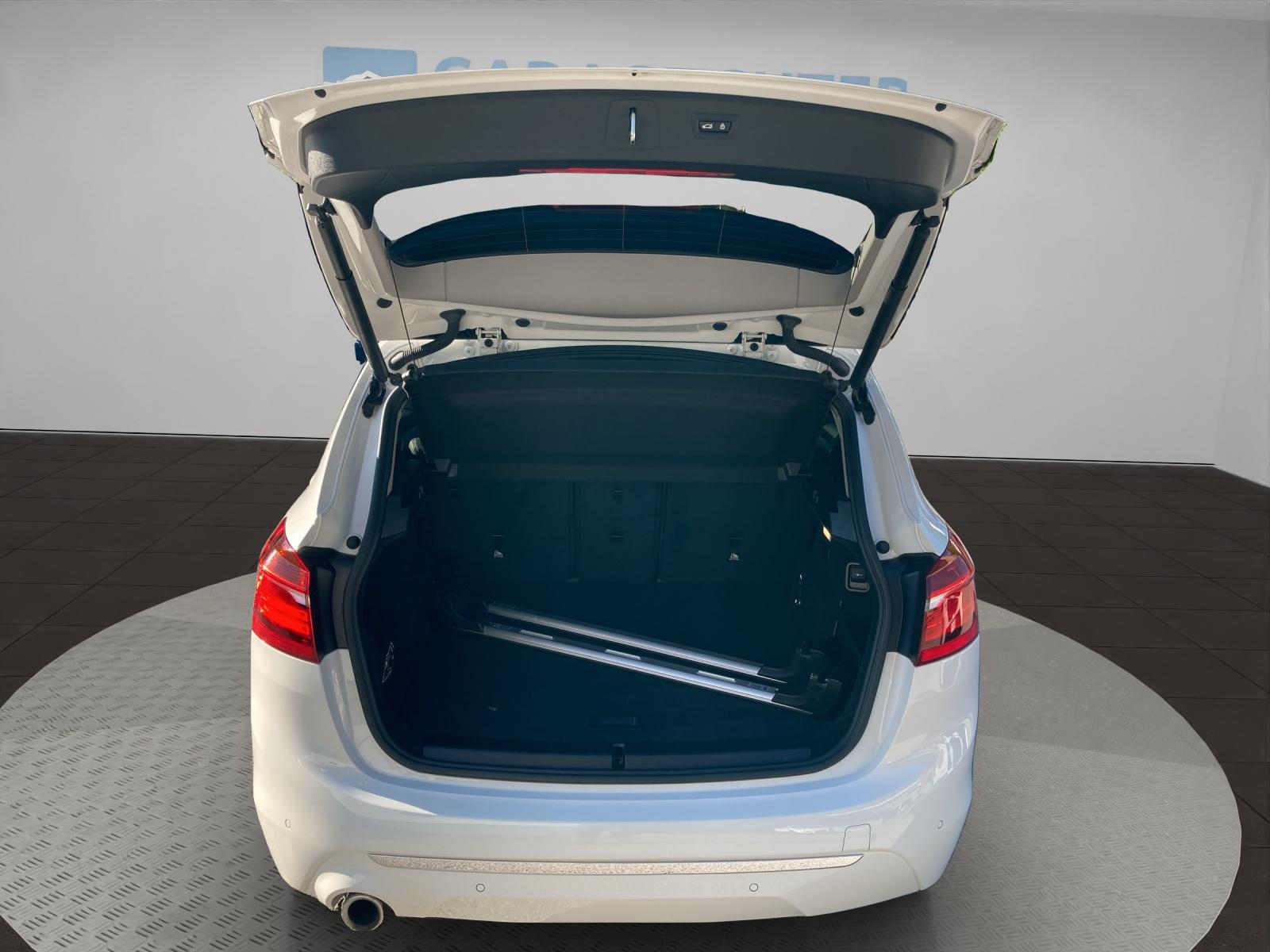 BMW 225xe Active Tourer-image-16