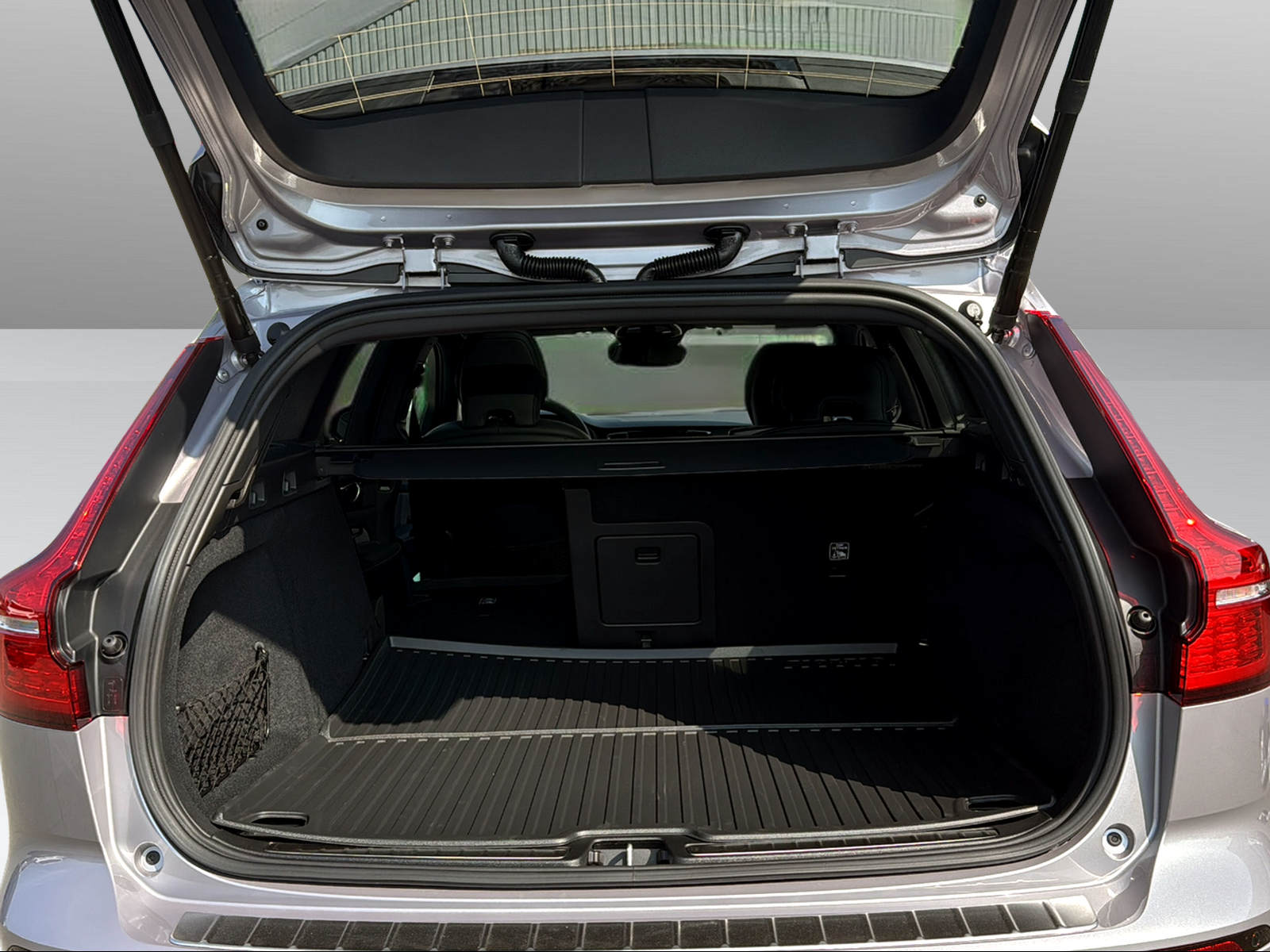 VOLVO V60 2.0 T6 TE Ultra Dark eAWD-image-15
