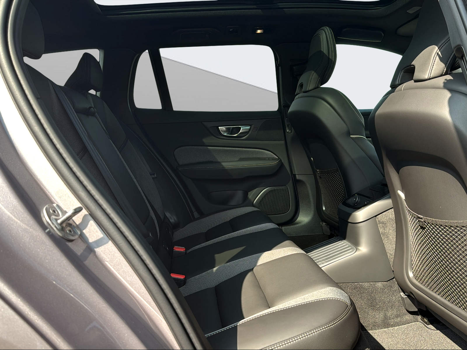 VOLVO V60 2.0 T6 TE Ultra Dark eAWD-image-10