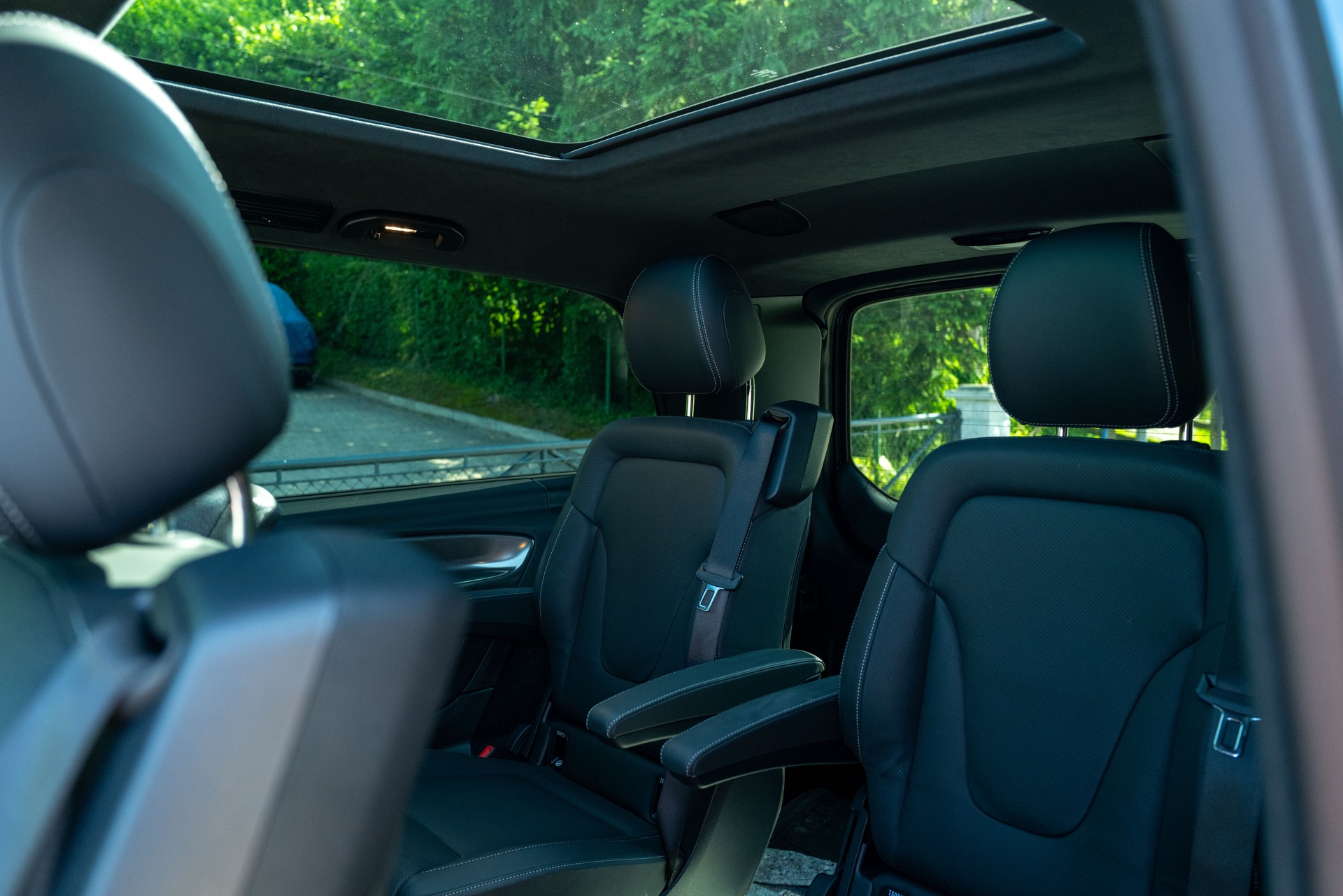 MERCEDES-BENZ V 300 d lang Exclusive 4Matic 9G-Tronic-image-14
