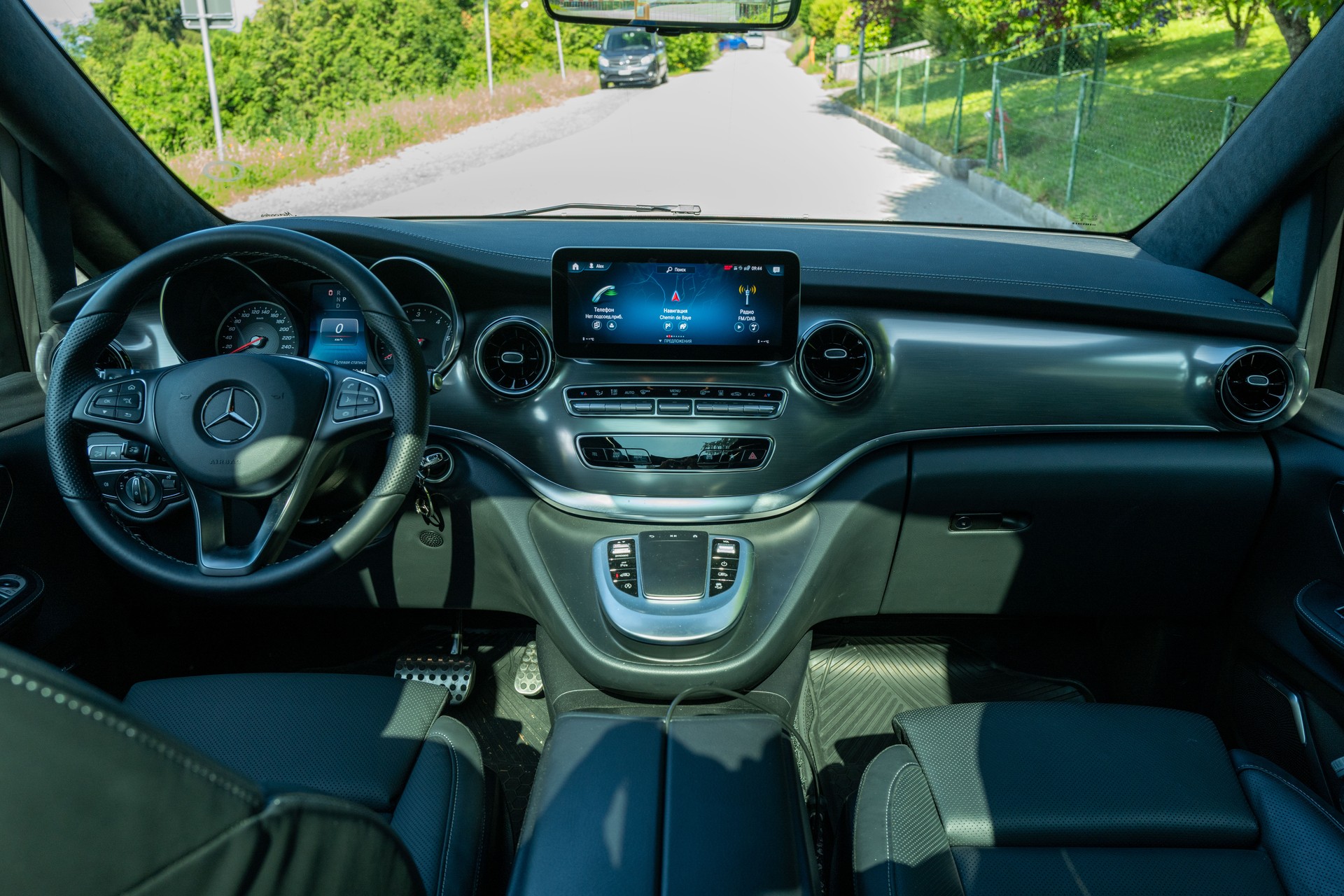 MERCEDES-BENZ V 300 d lang Exclusive 4Matic 9G-Tronic-image-12