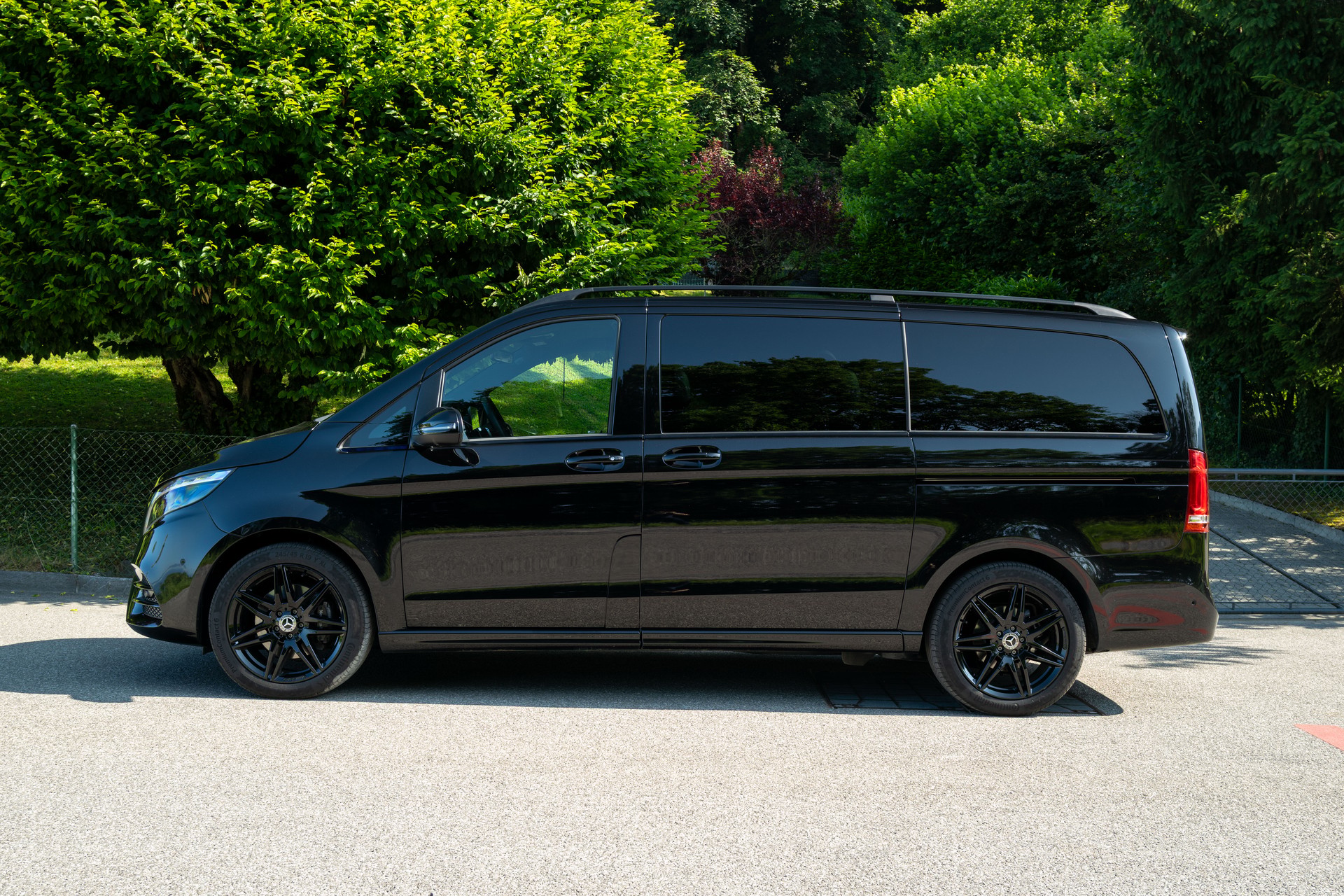 MERCEDES-BENZ V 300 d lang Exclusive 4Matic 9G-Tronic-image-6