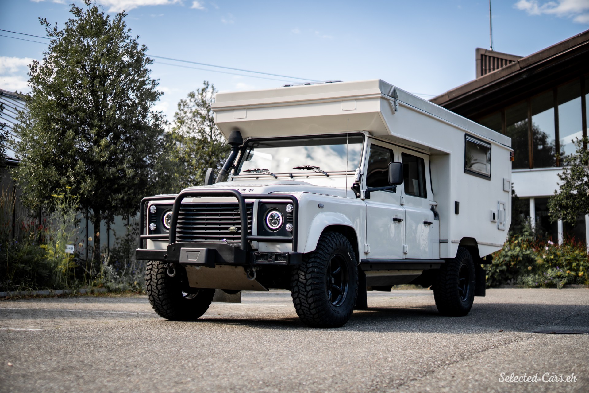 LAND ROVER Defender 130 2.4 Td4 DCPU-image-0