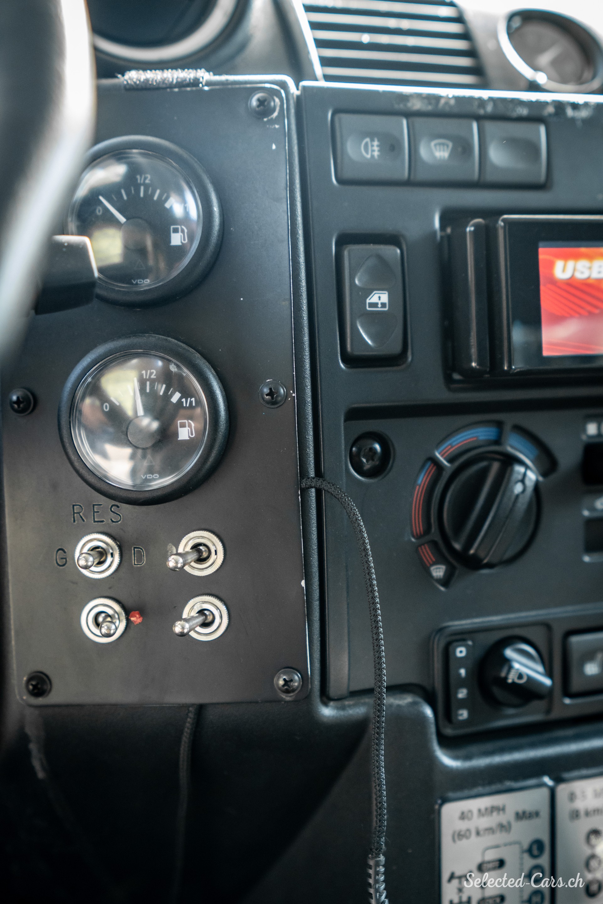 LAND ROVER Defender 130 2.4 Td4 DCPU-image-13