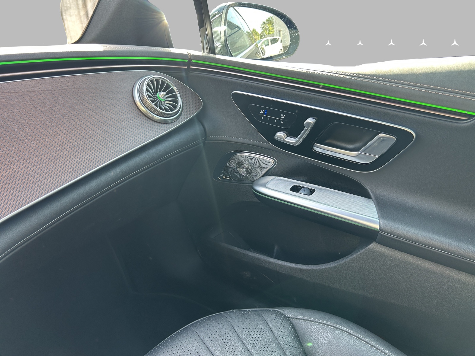 MERCEDES-BENZ EQE 350+-image-15