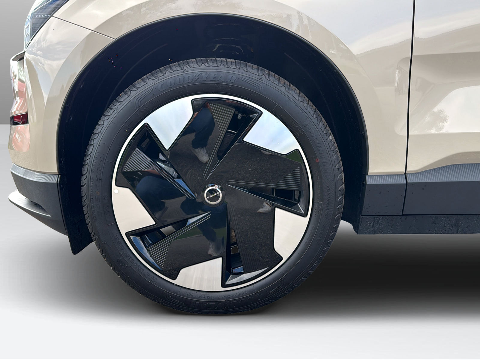 VOLVO EX 30 E60 Plus-image-8