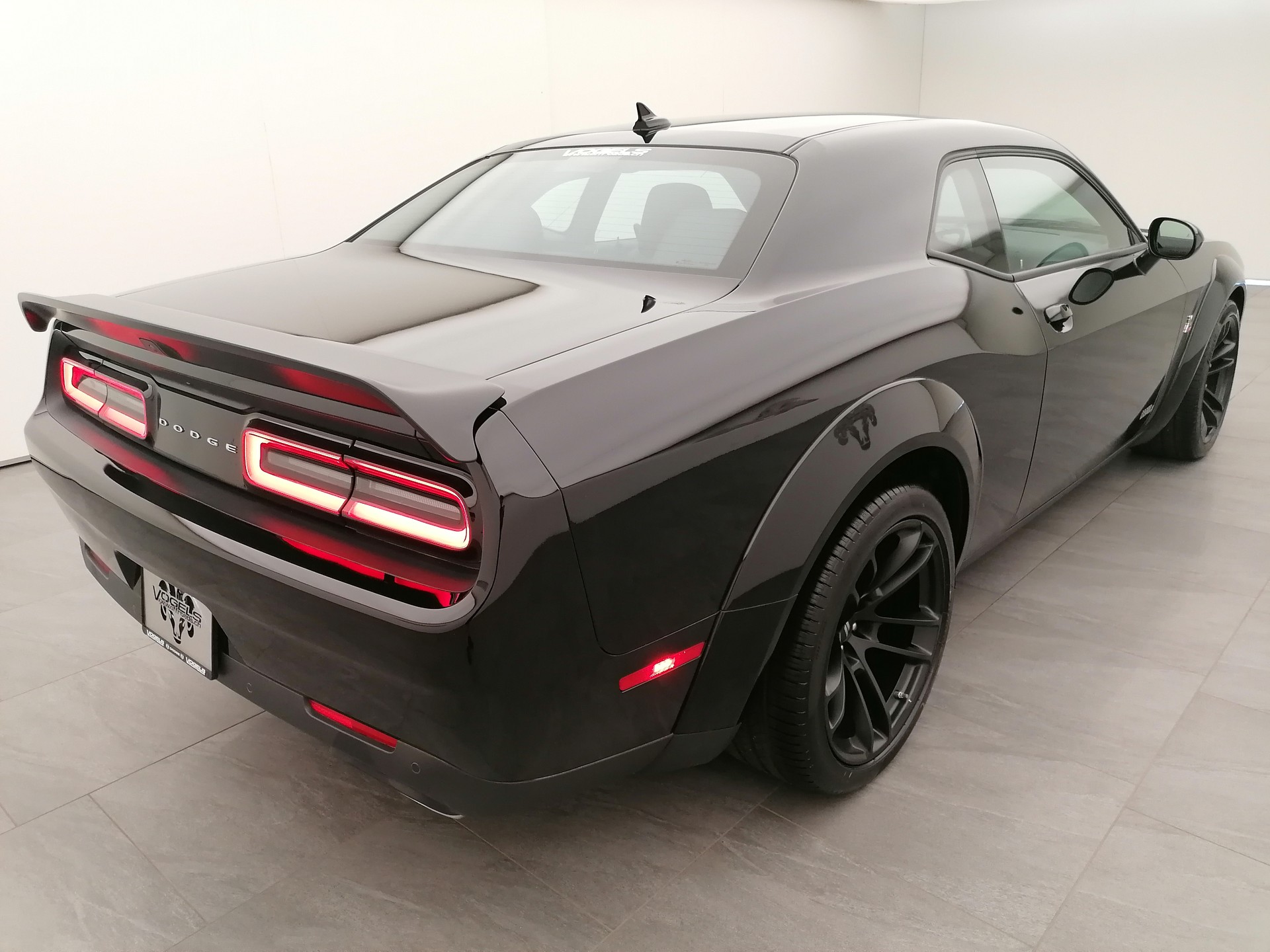 DODGE Challenger 392 WB Scatpack-image-3