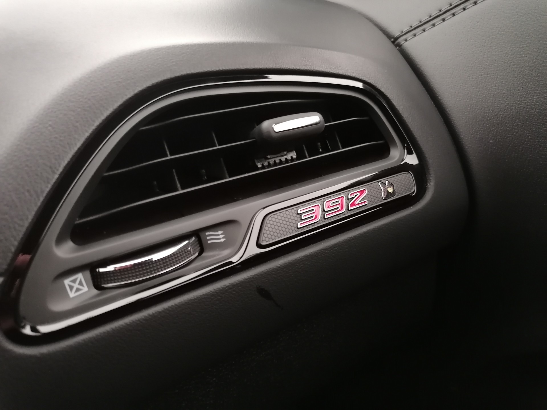 DODGE Challenger 392 WB Scatpack-image-11