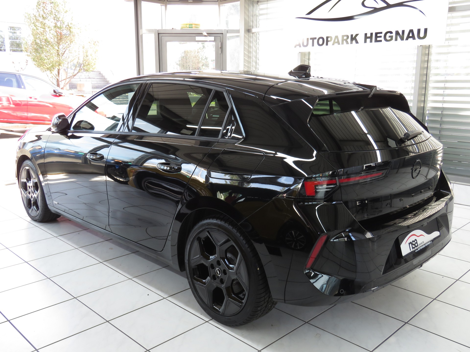 OPEL Astra 1.6 PHEV Turbo Swiss Plus Automat-image-5