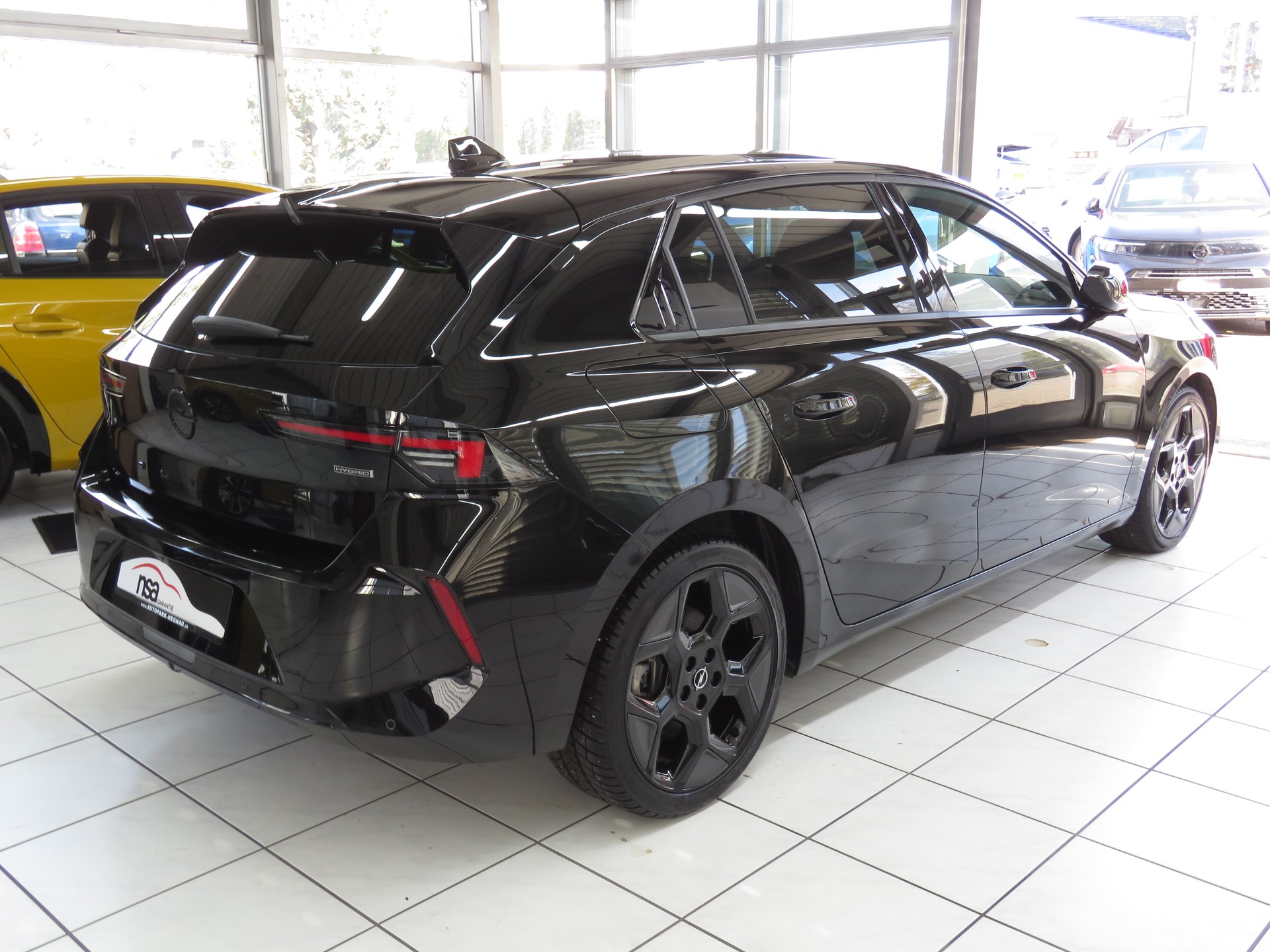 OPEL Astra 1.6 PHEV Turbo Swiss Plus Automat-image-3