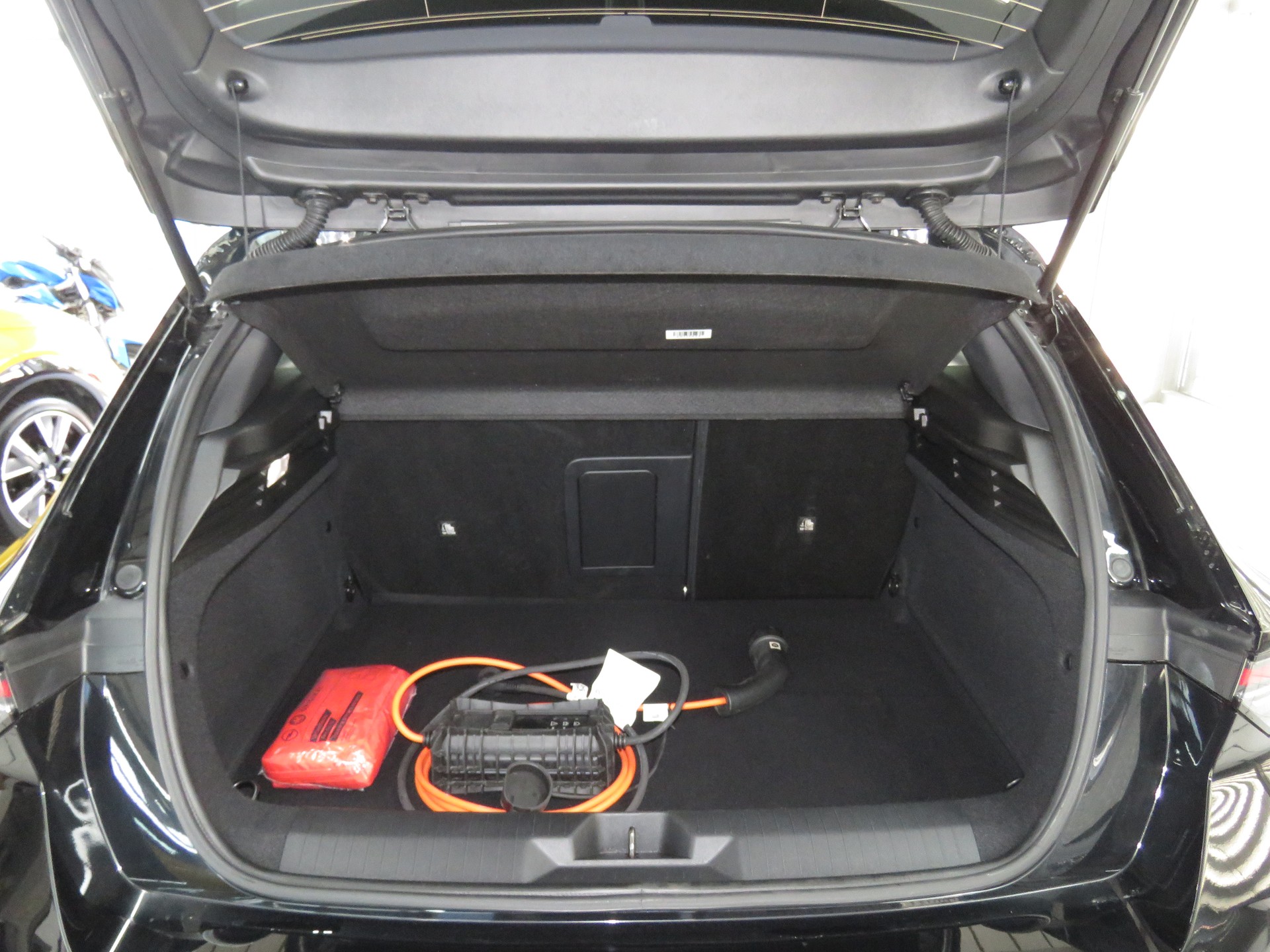 OPEL Astra 1.6 PHEV Turbo Swiss Plus Automat-image-10