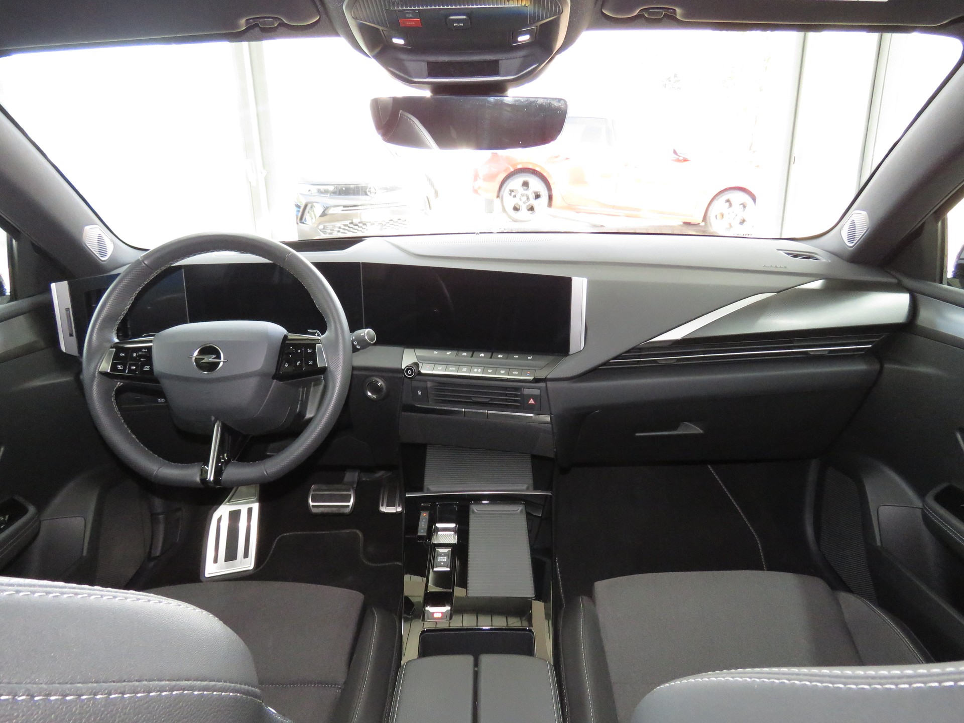 OPEL Astra 1.6 PHEV Turbo Swiss Plus Automat-image-14