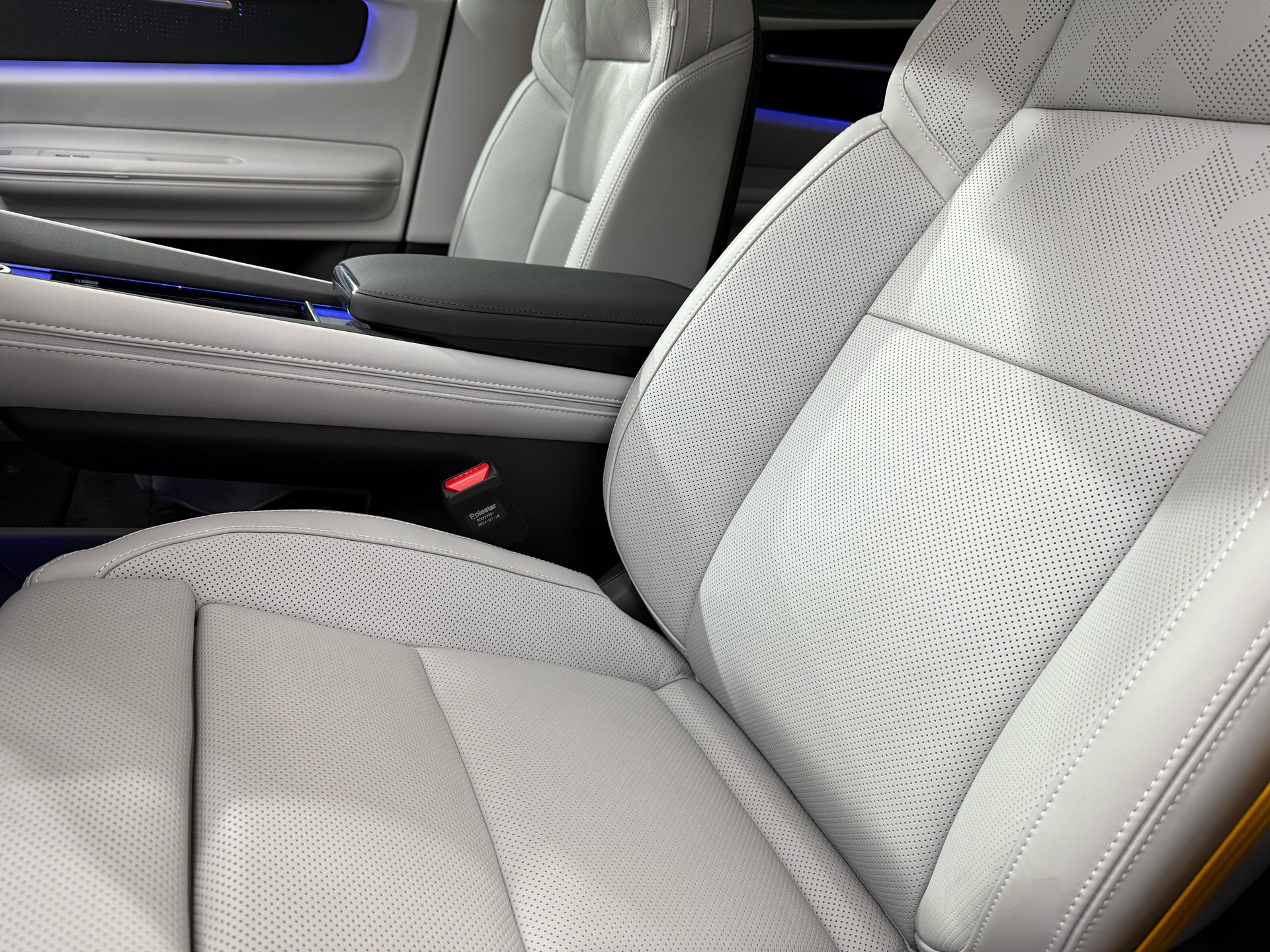 POLESTAR 4 Long Range Dual Motor Perfor-image-5