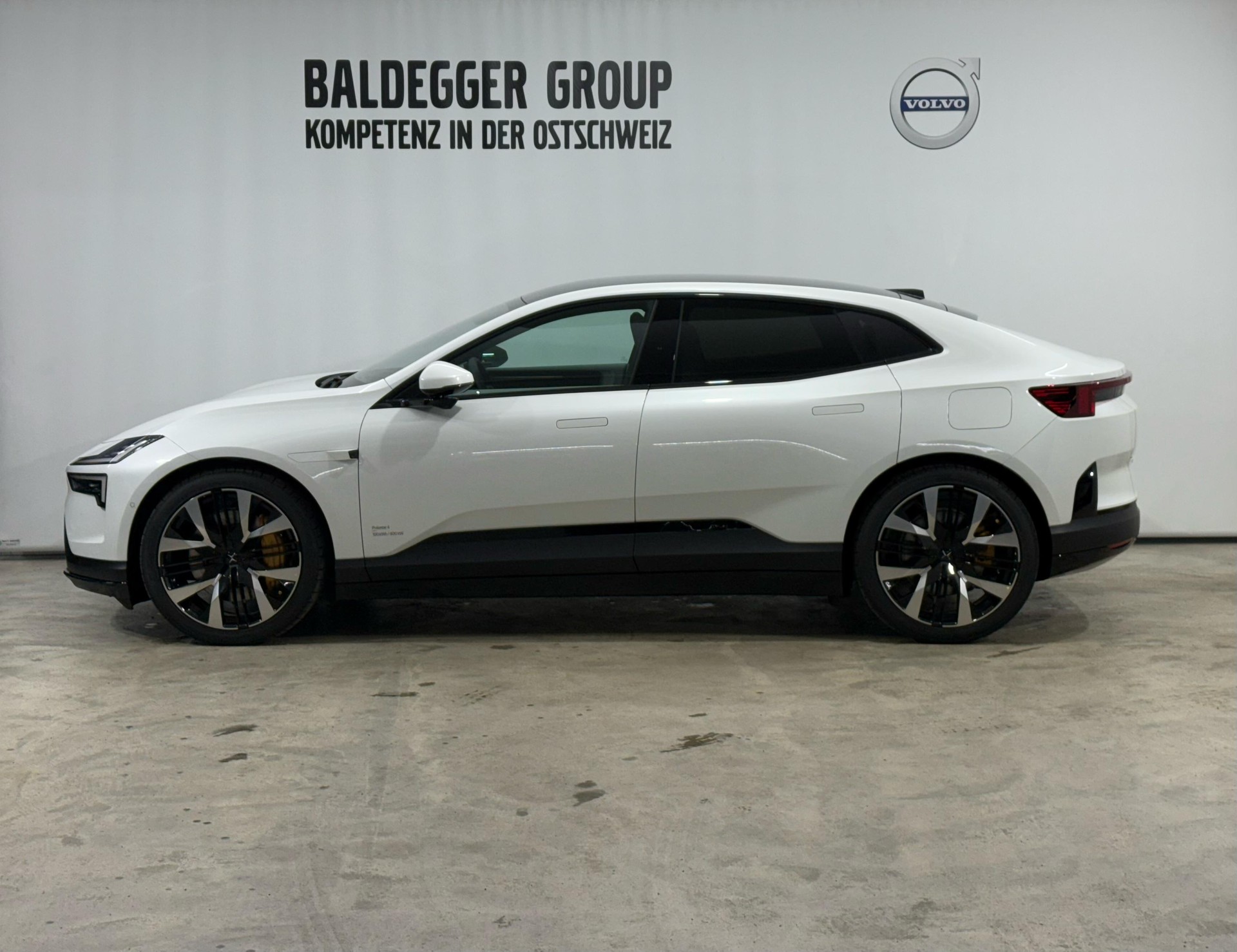 POLESTAR 4 Long Range Dual Motor Perfor-image-1