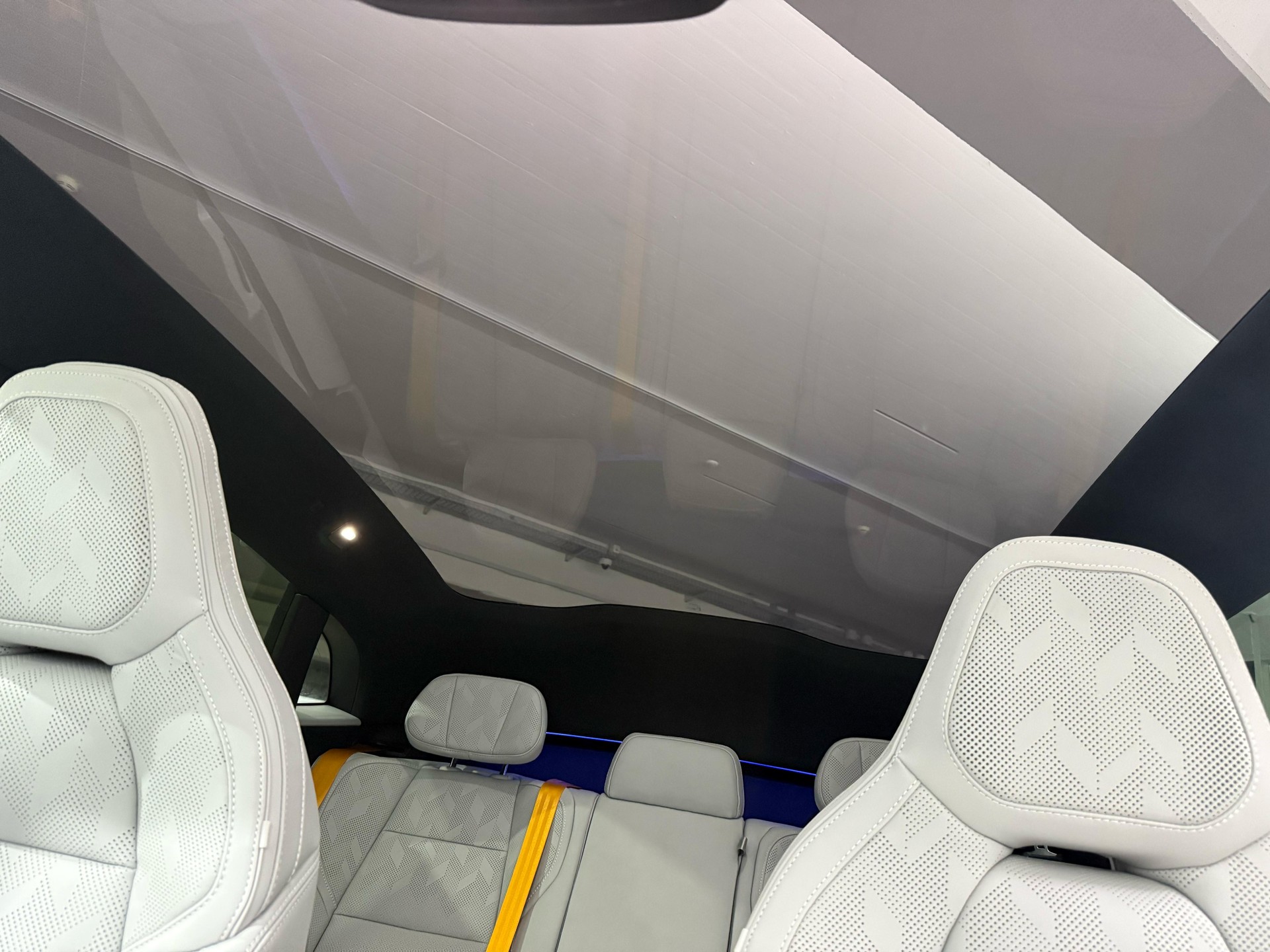 POLESTAR 4 Long Range Dual Motor Perfor-image-9