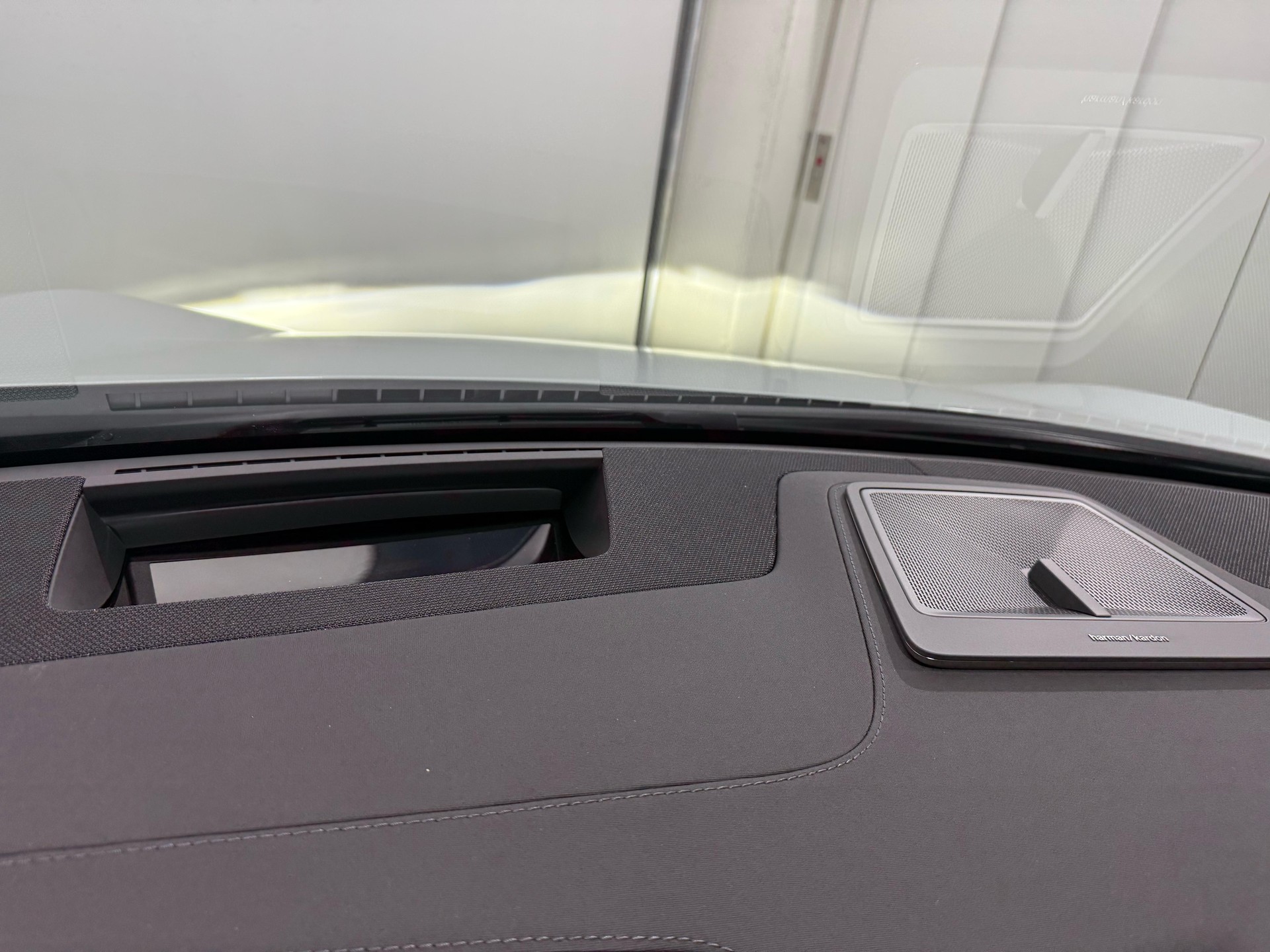 POLESTAR 4 Long Range Dual Motor Perfor-image-12