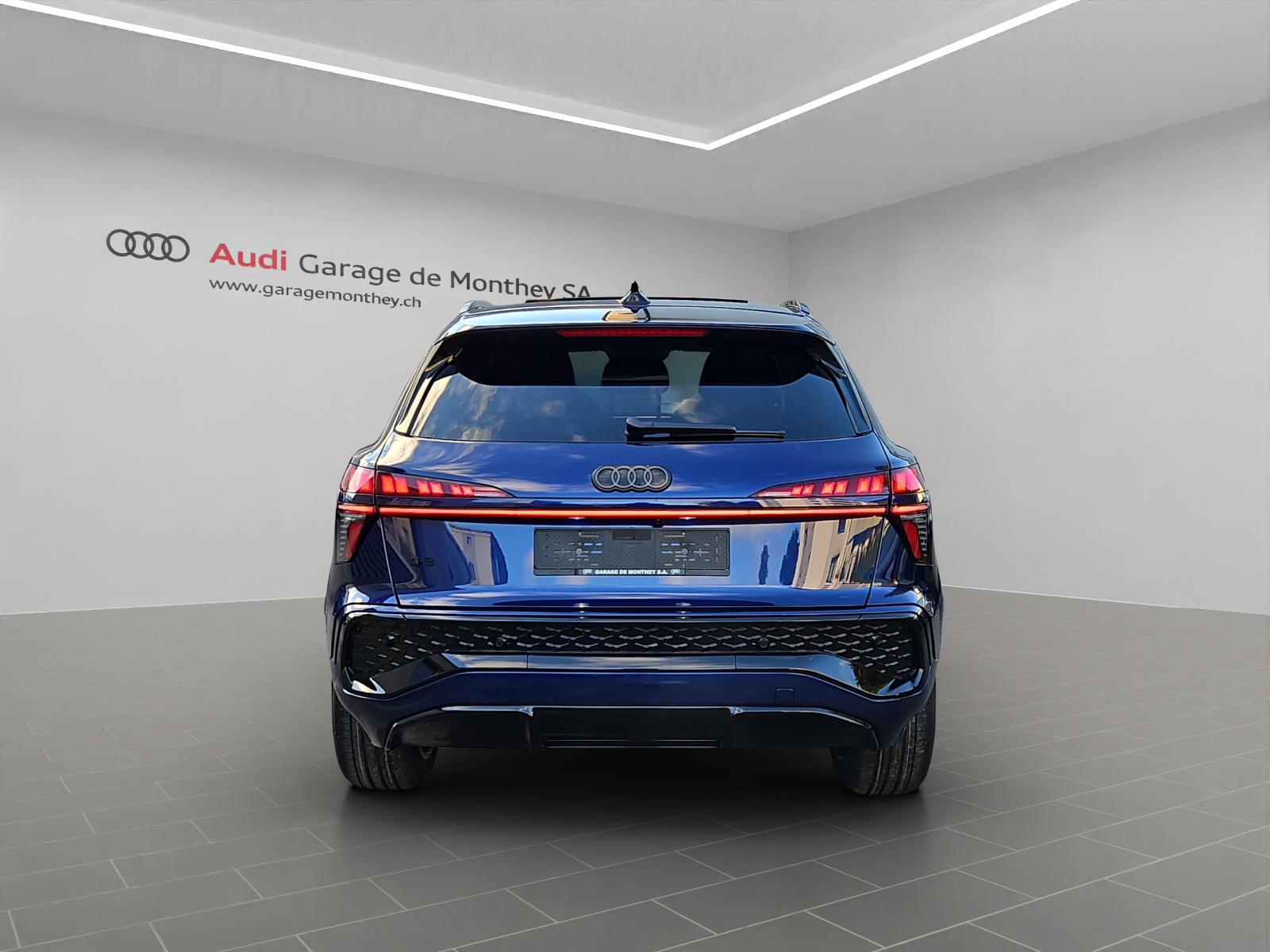 AUDI Q3 SUV 110 kW TFSI S tronic-image-4