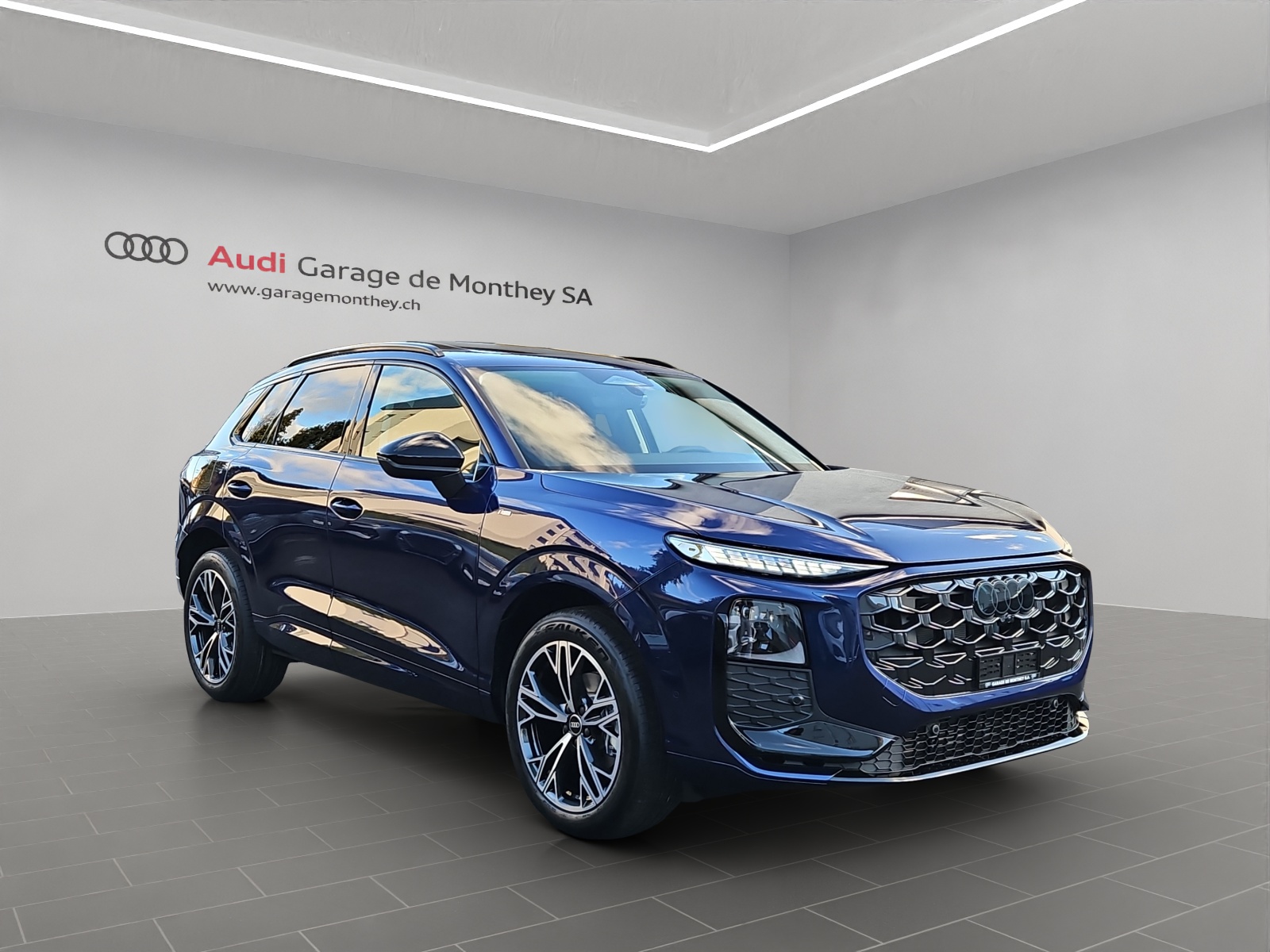 AUDI Q3 SUV 110 kW TFSI S tronic-image-2