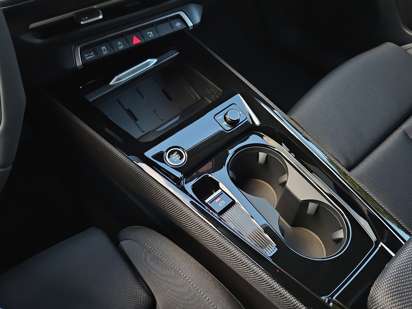 AUDI Q3 SUV 110 kW TFSI S tronic-image-12