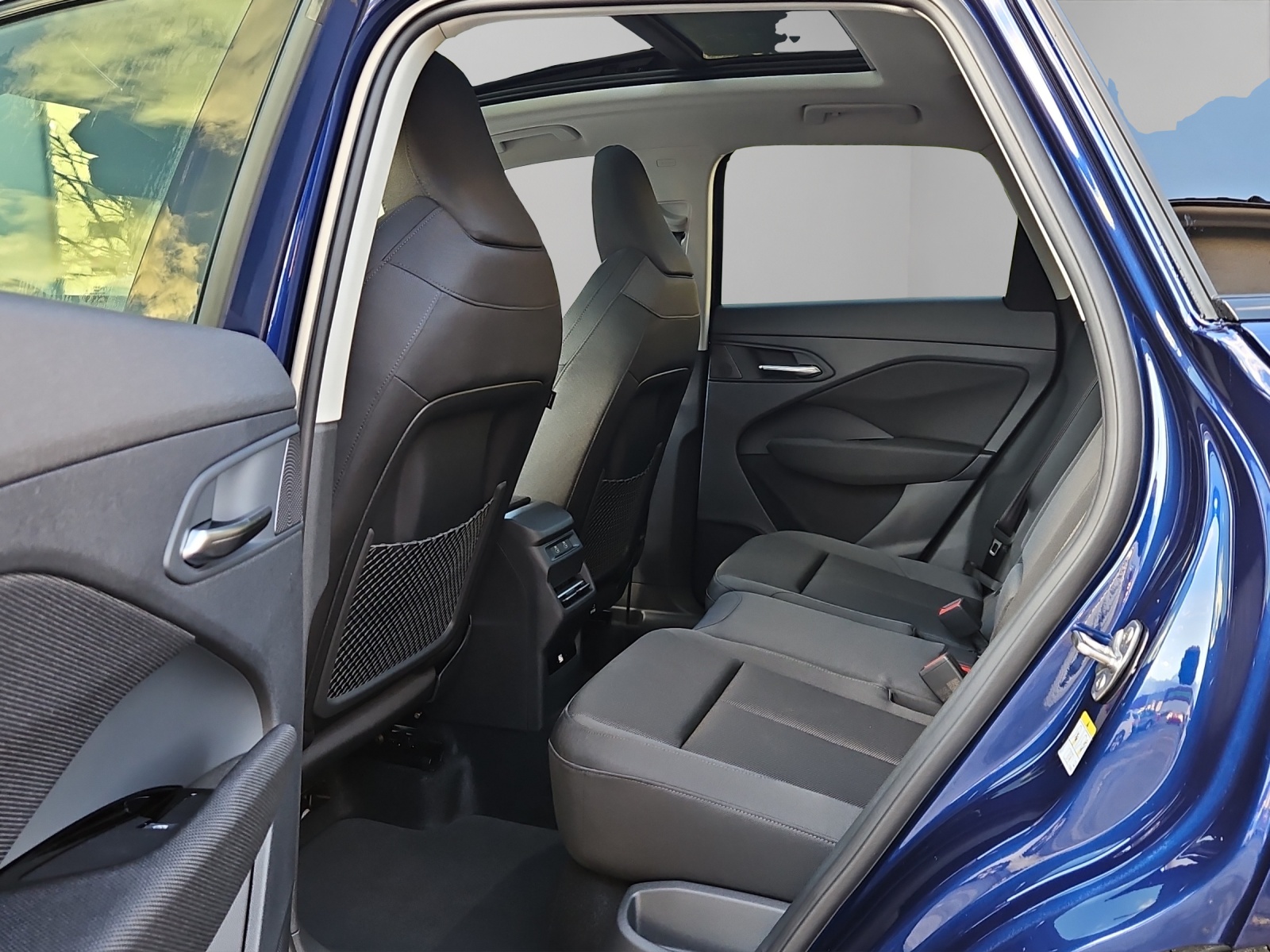AUDI Q3 SUV 110 kW TFSI S tronic-image-8