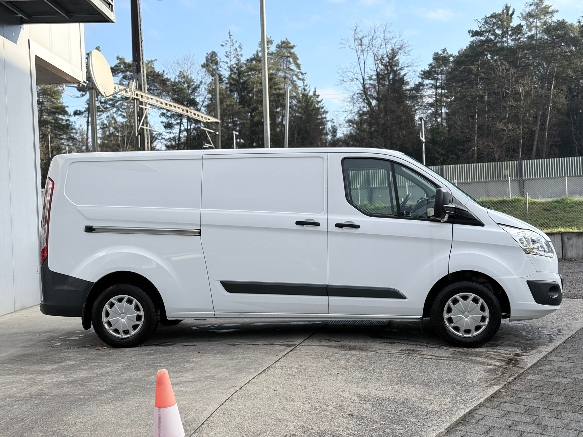 FORD Transit Custom Van 310 L2H1 Trend-image-3