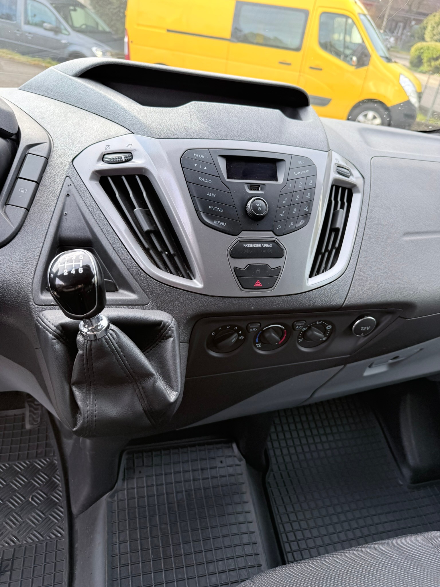 FORD Transit Custom Van 310 L2H1 Trend-image-10
