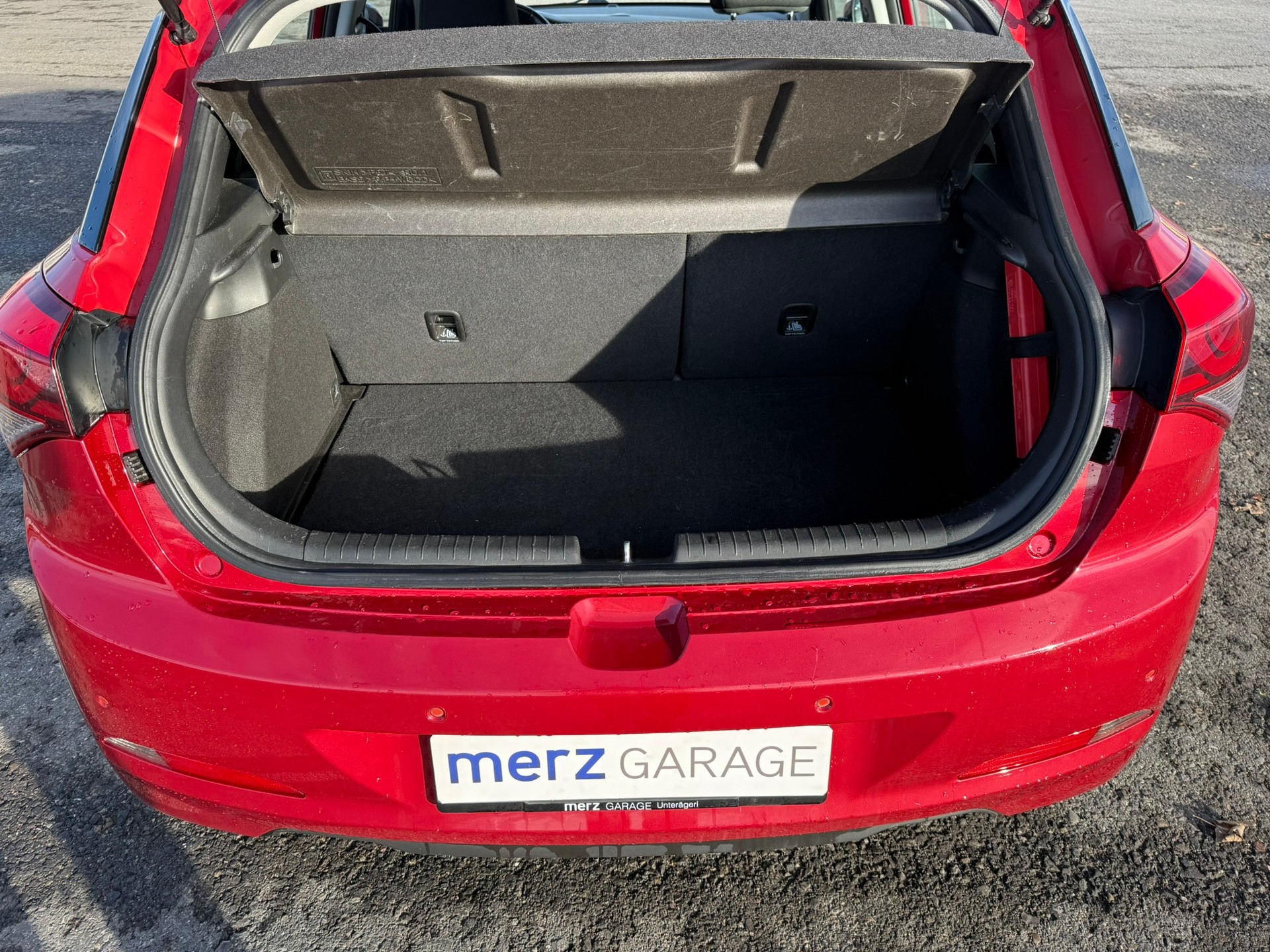 HYUNDAI i20 1.0 T-GDi Amplia-image-9