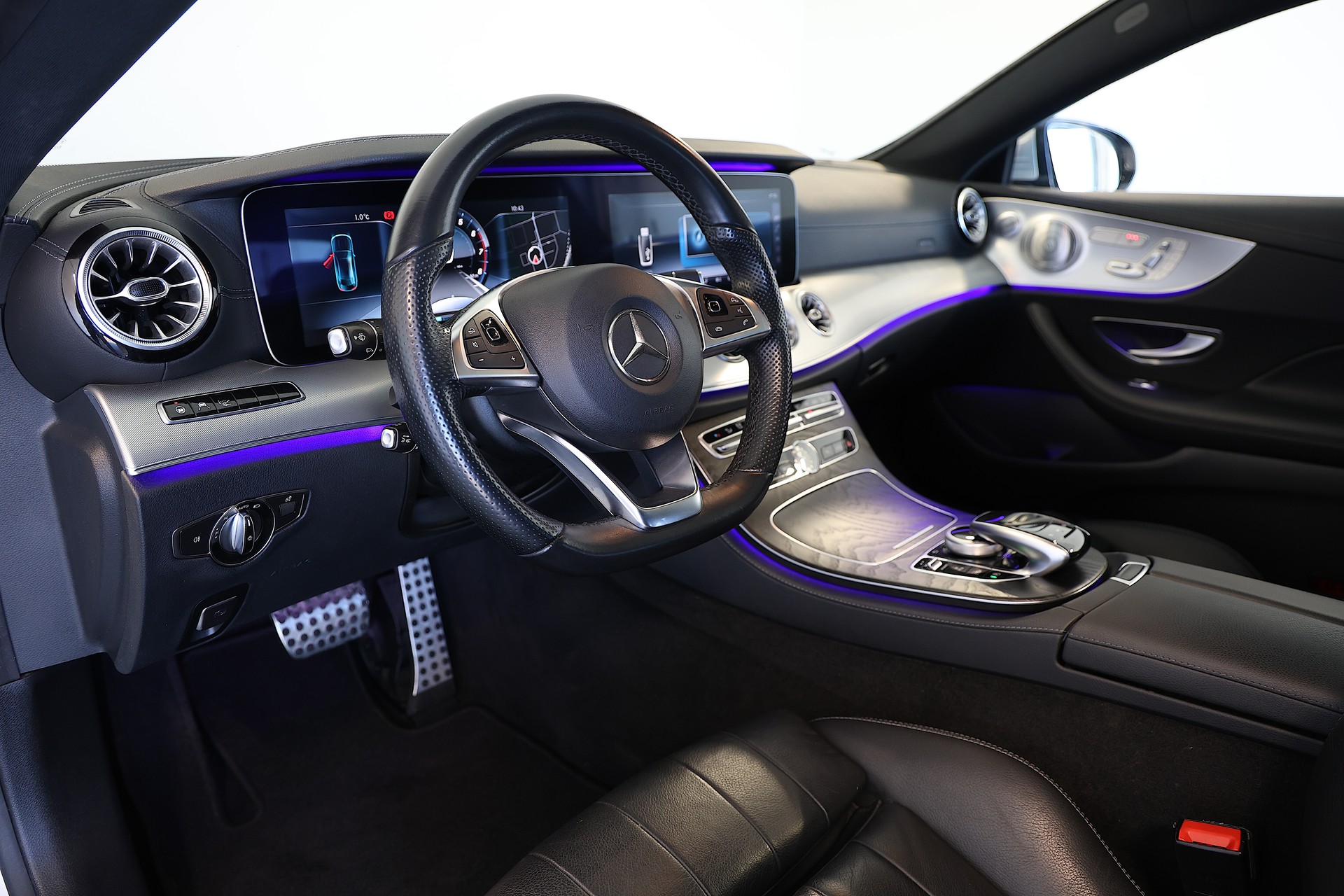 MERCEDES-BENZ E 200 Coupé AMG Line 9G-Tronic-image-8