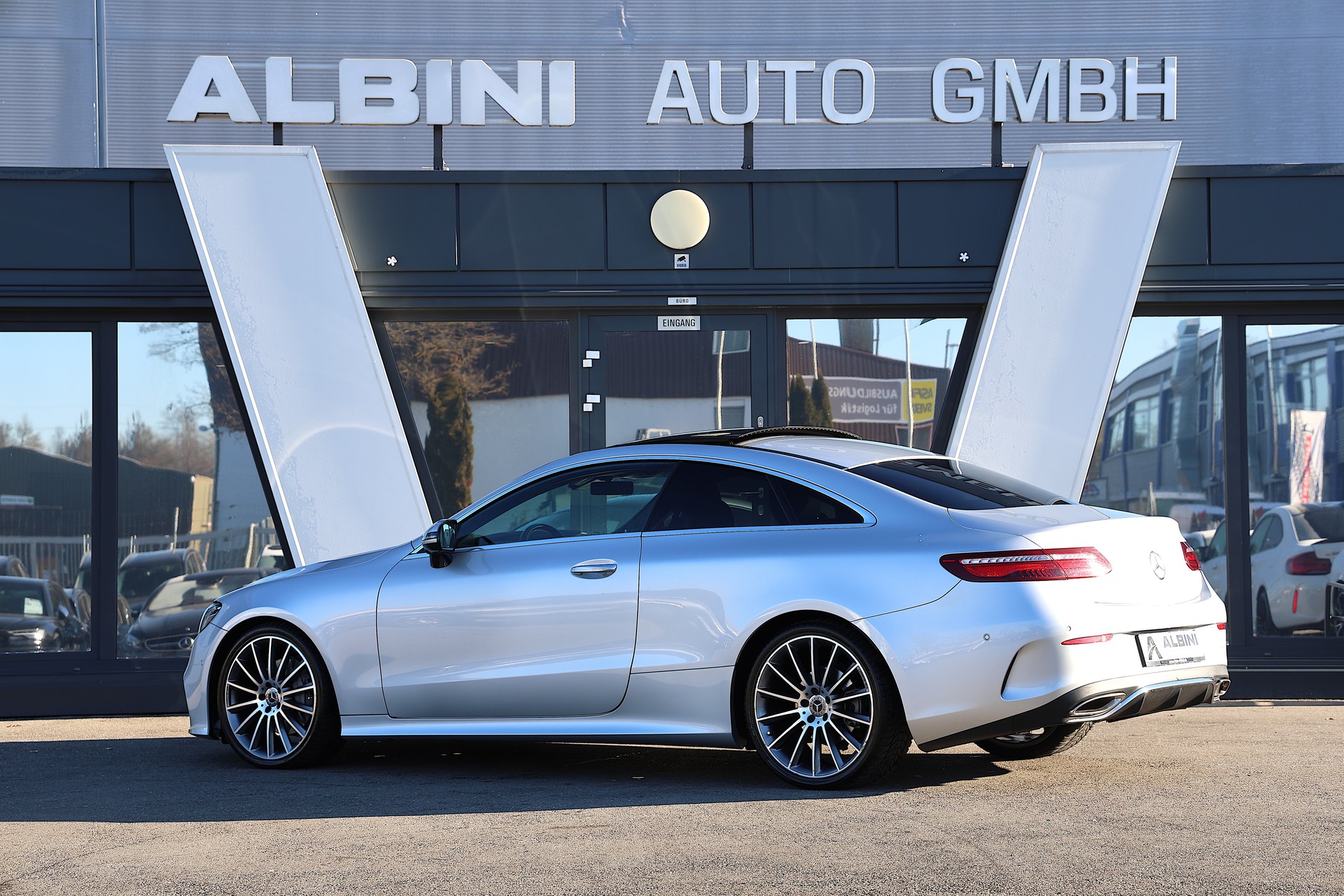 MERCEDES-BENZ E 200 Coupé AMG Line 9G-Tronic-image-4
