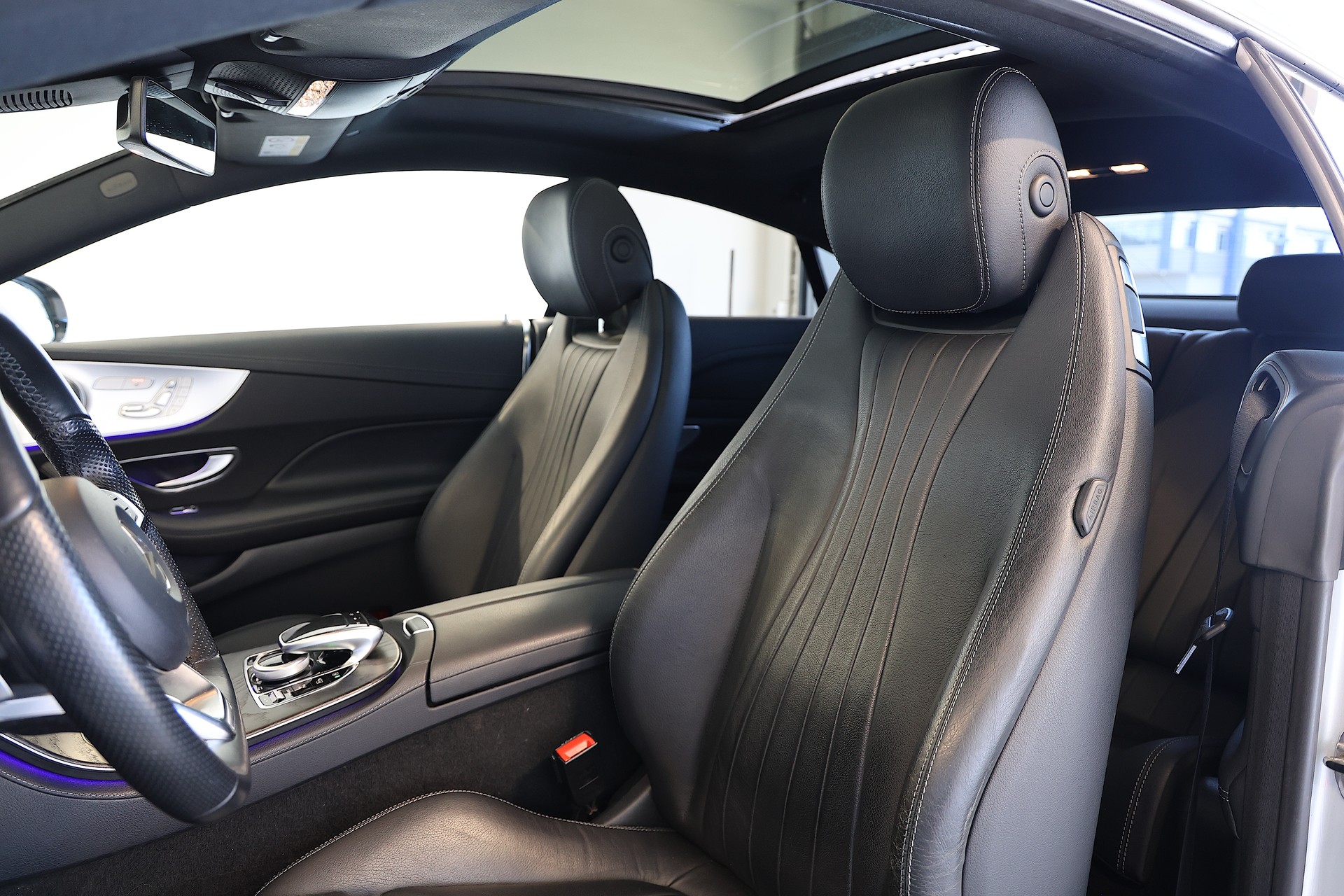 MERCEDES-BENZ E 200 Coupé AMG Line 9G-Tronic-image-7