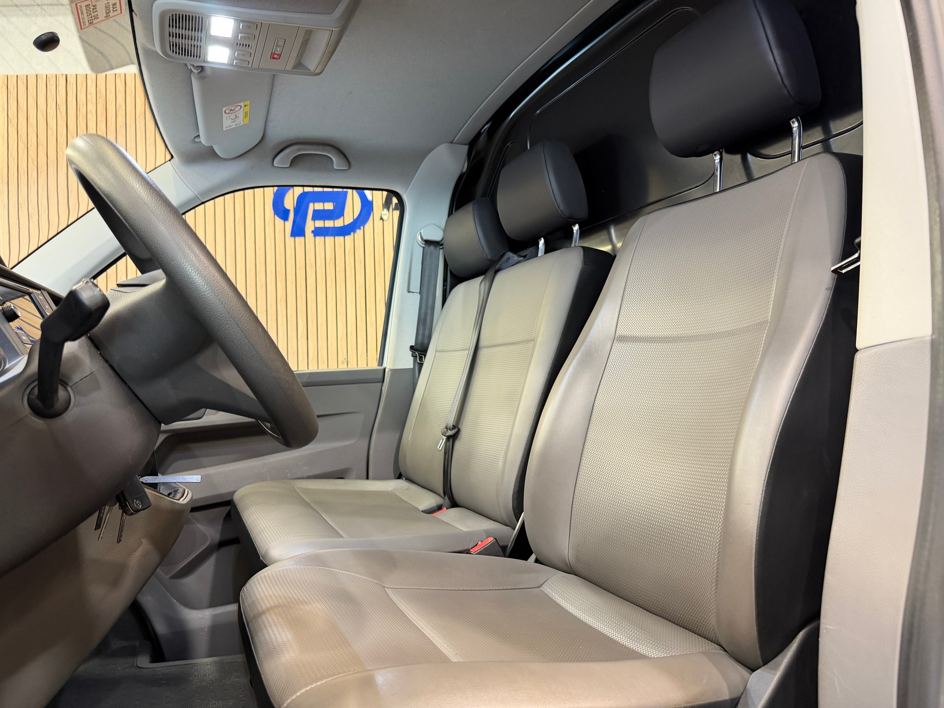 VW T6.1 2.0 TDI Transporter 3 Plätze-image-11