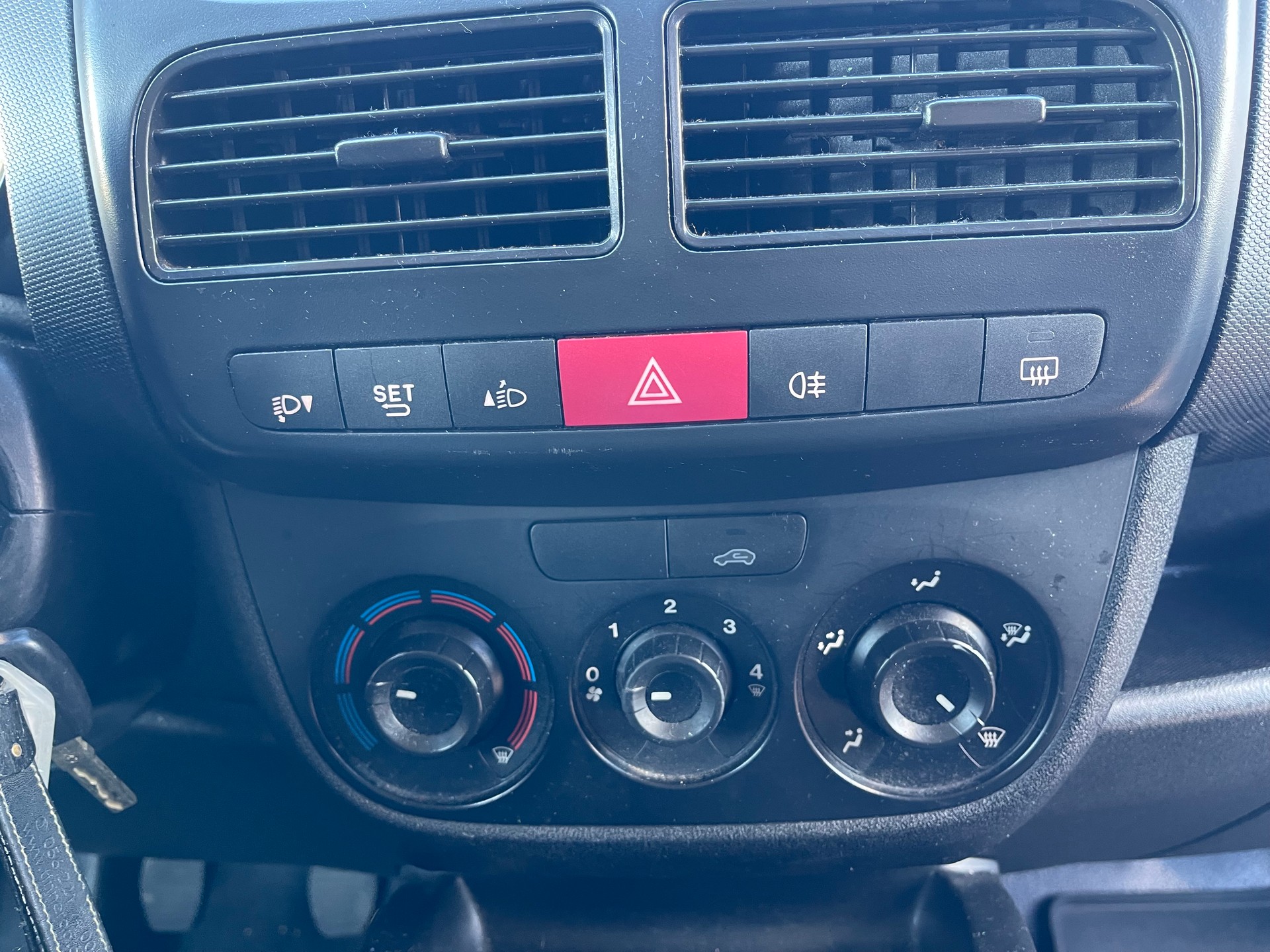 OPEL Combo 1.4i 2.2 L1H1-image-12