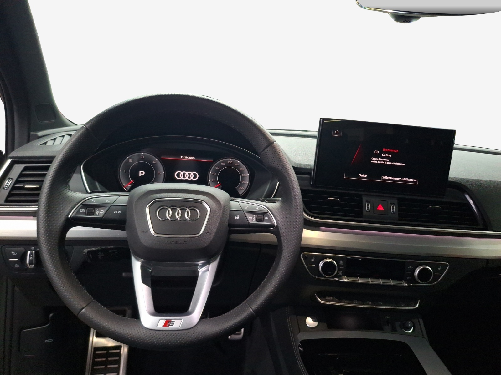 AUDI Q5 40 TDI Black Edition quattro S-tronic-image-9