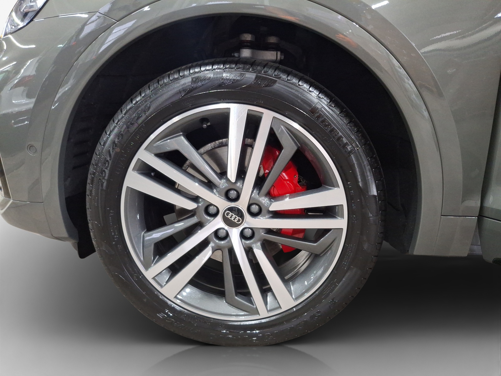 AUDI Q5 40 TDI Black Edition quattro S-tronic-image-14