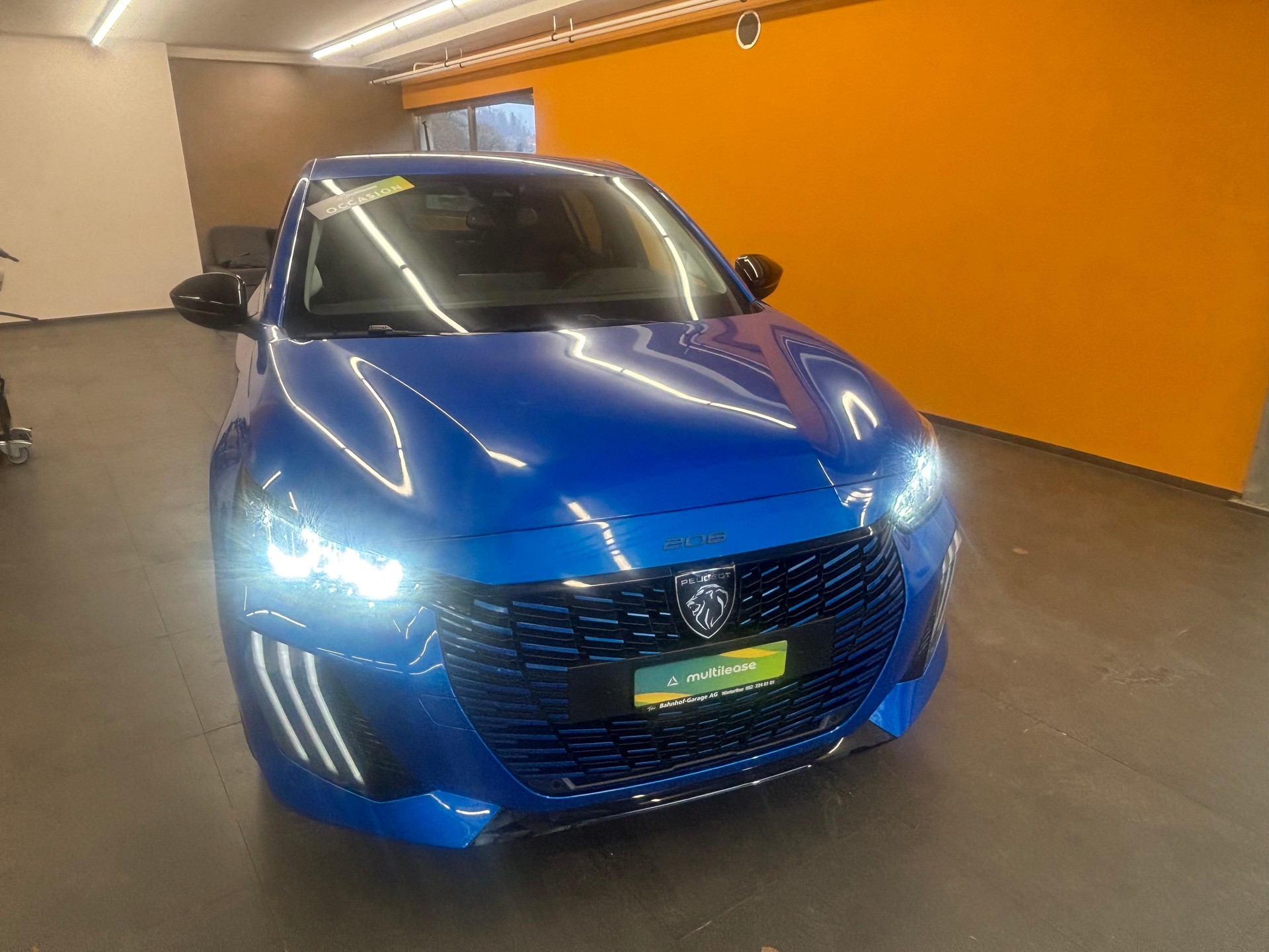 PEUGEOT 208 e-Style-image-1