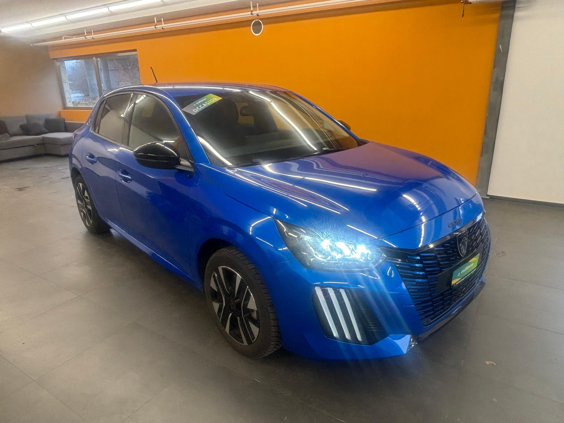 PEUGEOT 208 e-Style-image-2