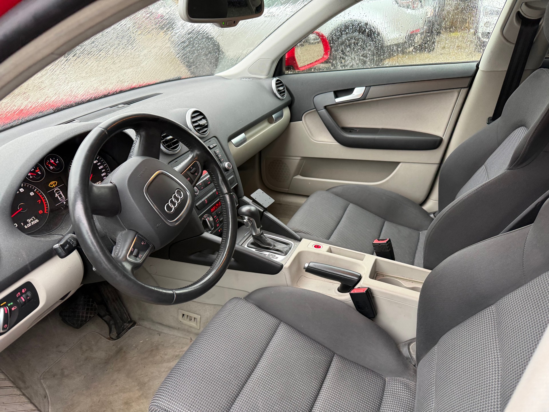 AUDI A3 Sportback 1.8 TFSI Ambiente S-tronic-image-7
