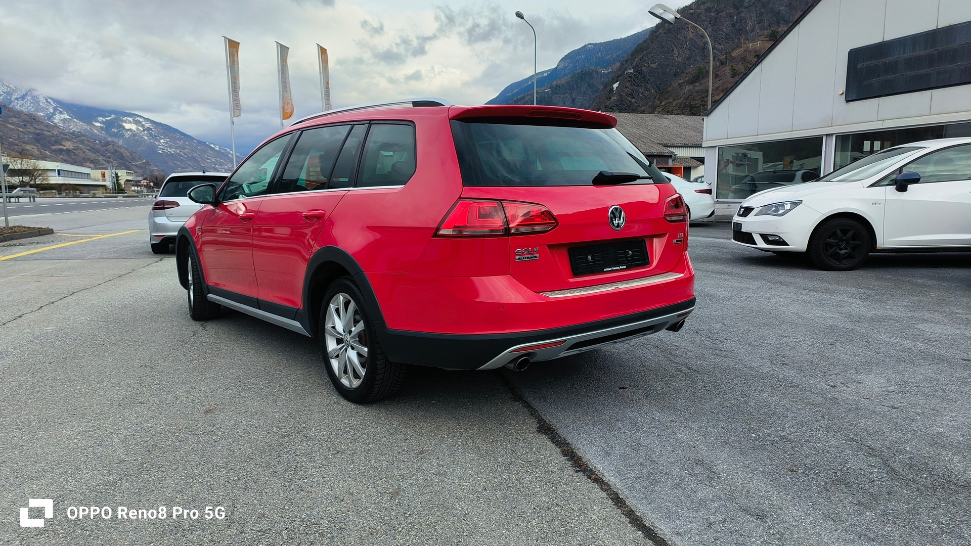 VW Golf 1.8 TSI Alltrack 4Motion-image-1