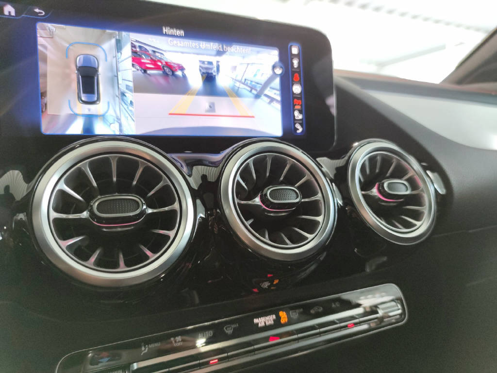 MERCEDES-BENZ EQA 350 AMG Line 4Matic Swiss Star-image-5