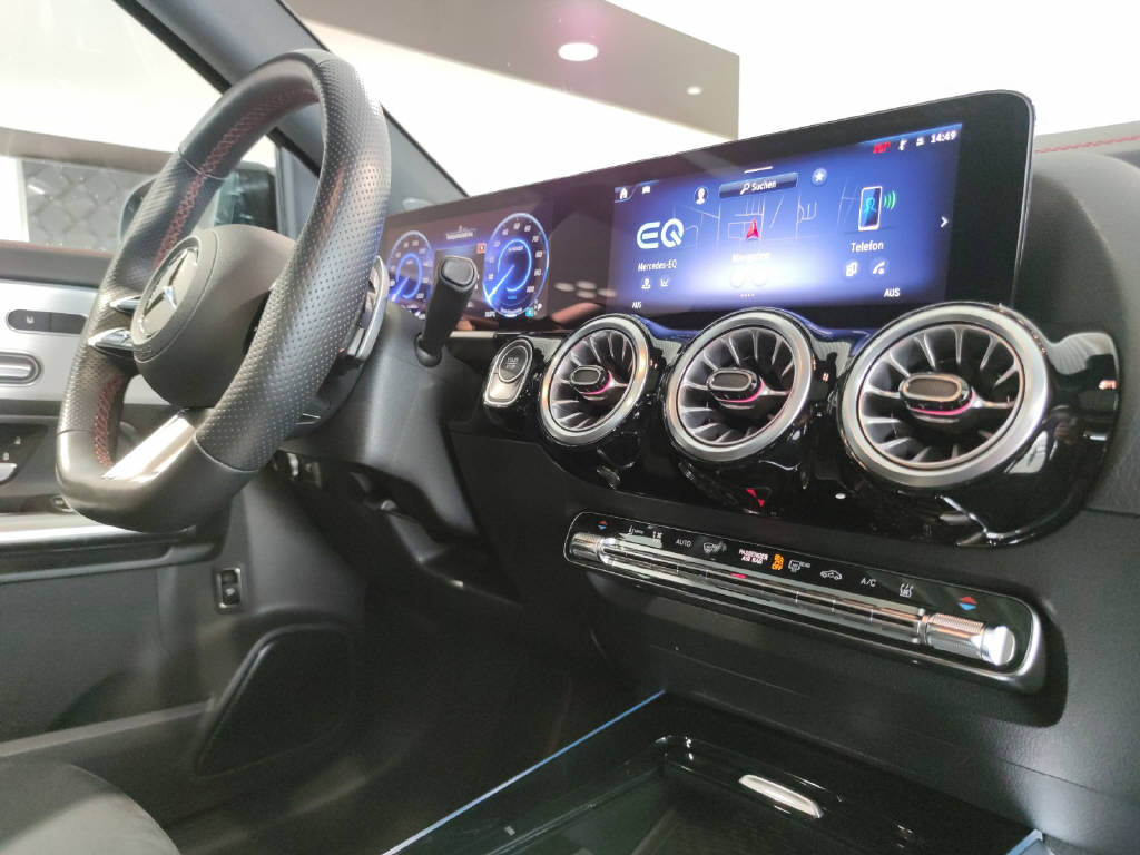 MERCEDES-BENZ EQA 350 AMG Line 4Matic Swiss Star-image-10