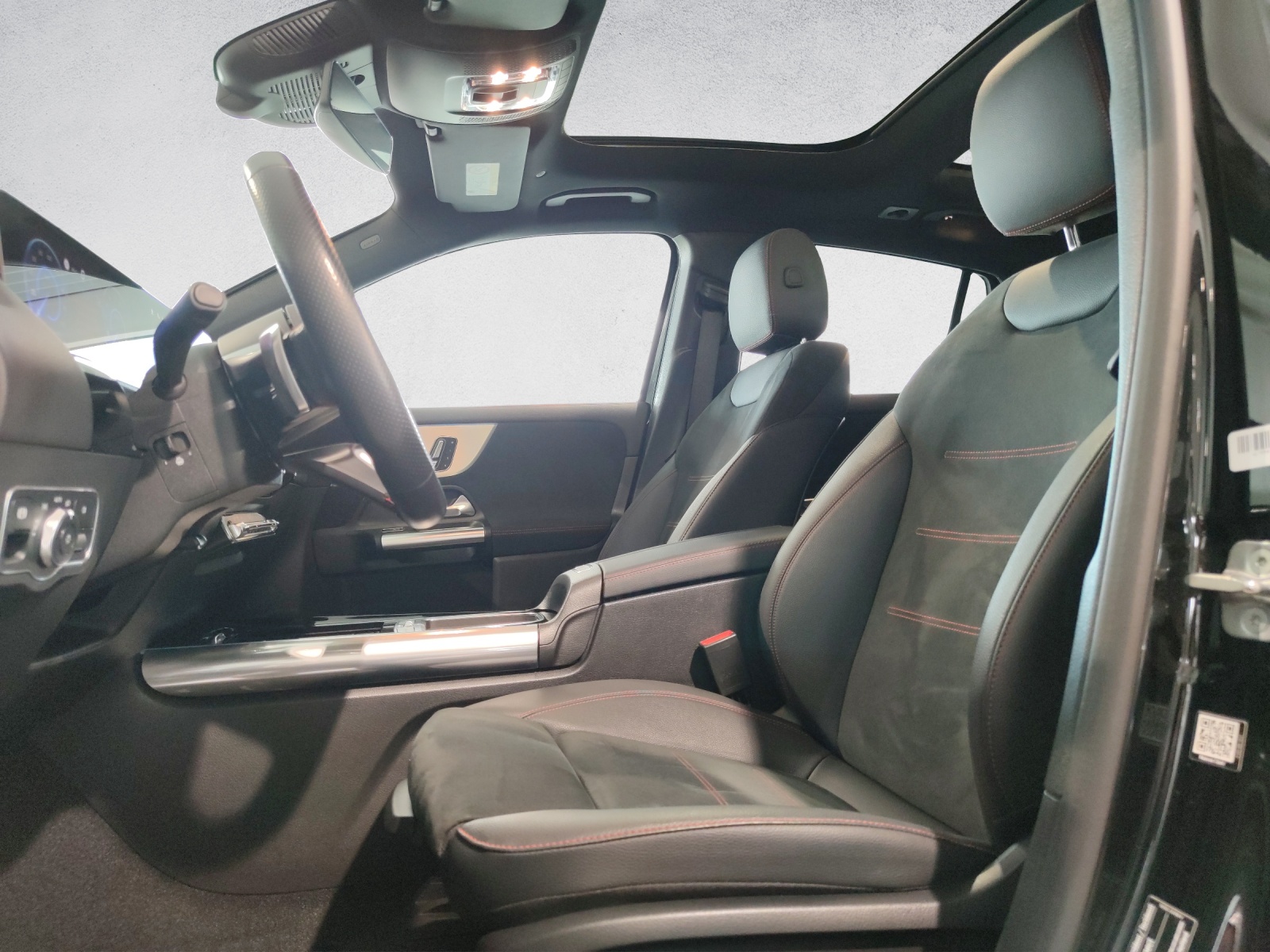 MERCEDES-BENZ EQA 350 AMG Line 4Matic Swiss Star-image-10