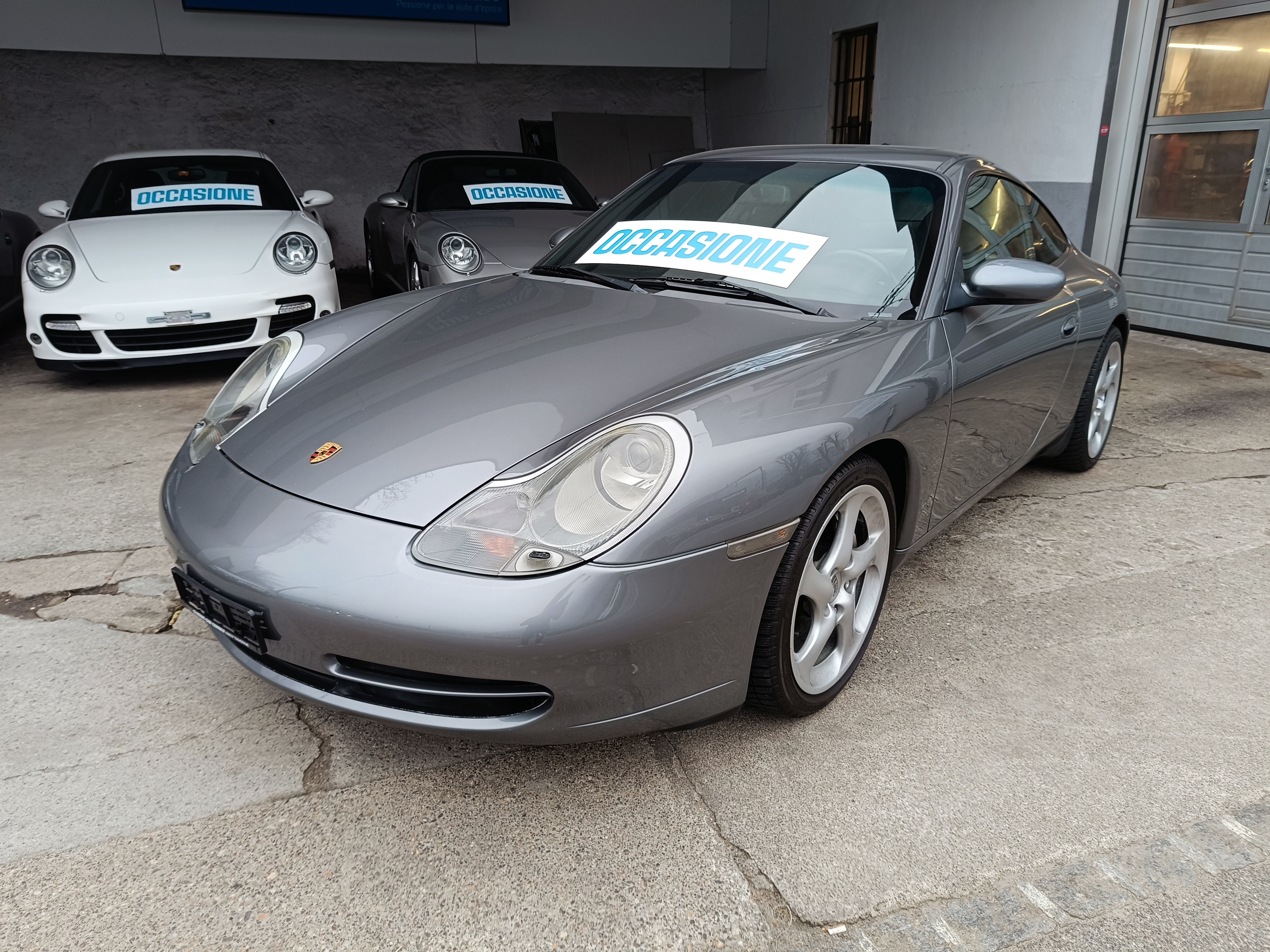 PORSCHE 911 Carrera 4 — slika 1