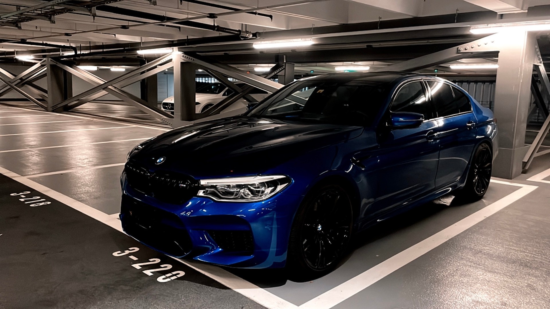 BMW M5 xDrive Drivelogic ohne opf// Ch Fahrzeug-image-0