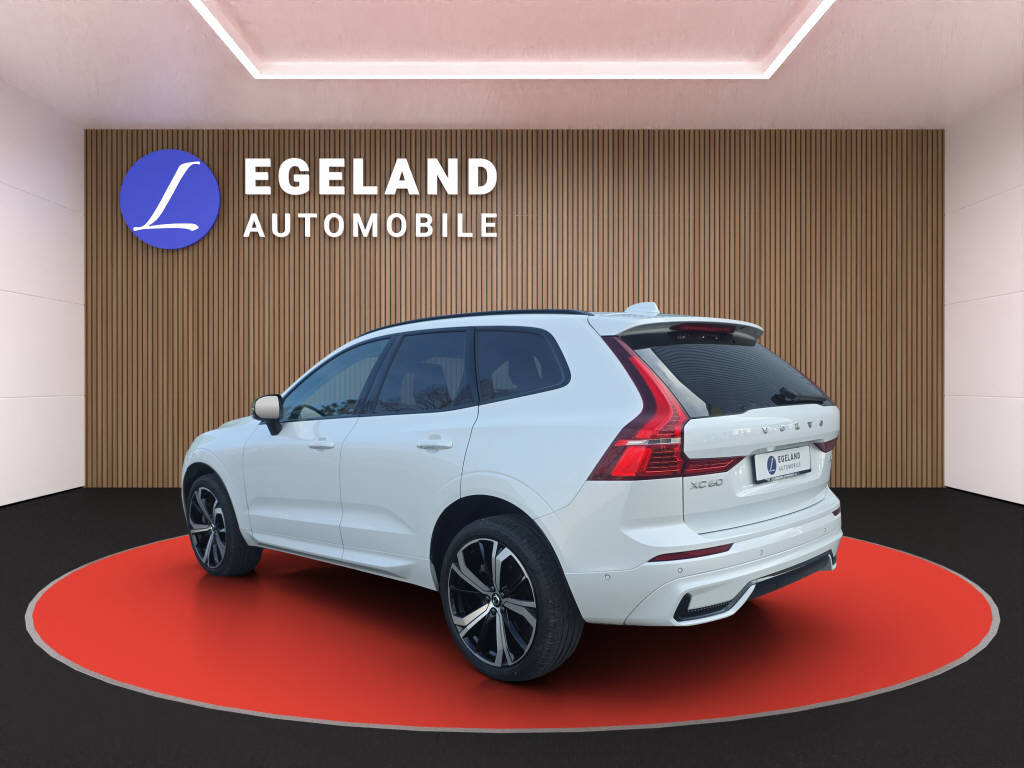 VOLVO XC60 2.0 B5 MH Ultra Dark AWD-image-4